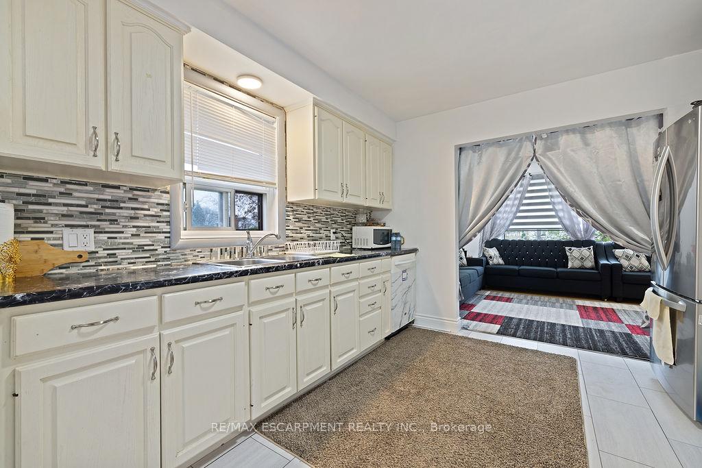 Photo 11 of 71 Montrose Avenue, Hamilton, Rosedale — HOMEH