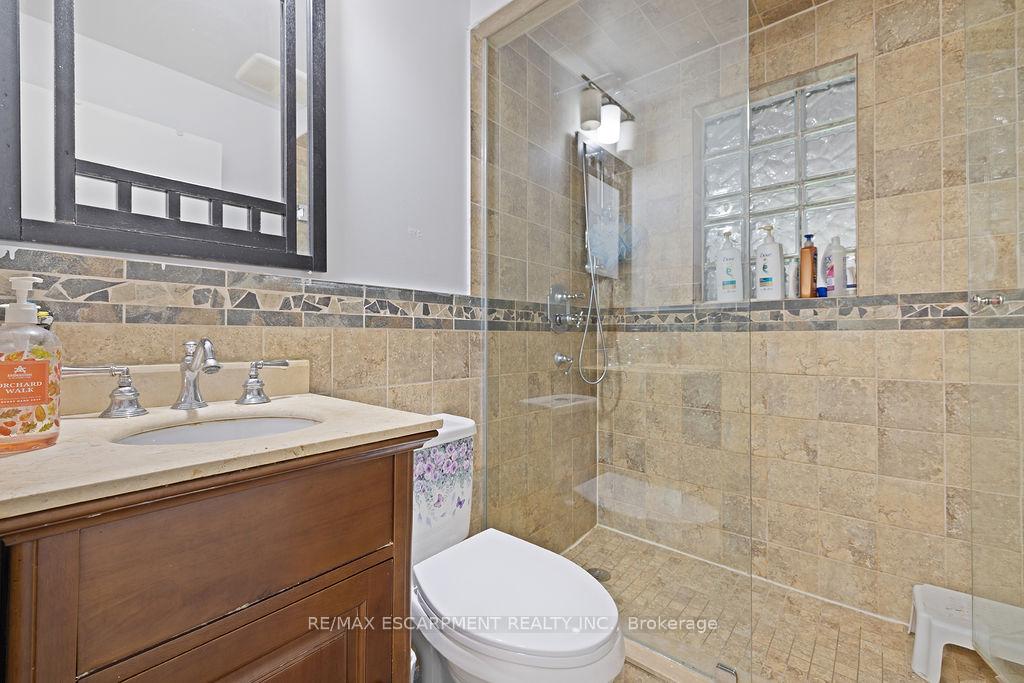 Photo 22 of 71 Montrose Avenue, Hamilton, Rosedale — HOMEH
