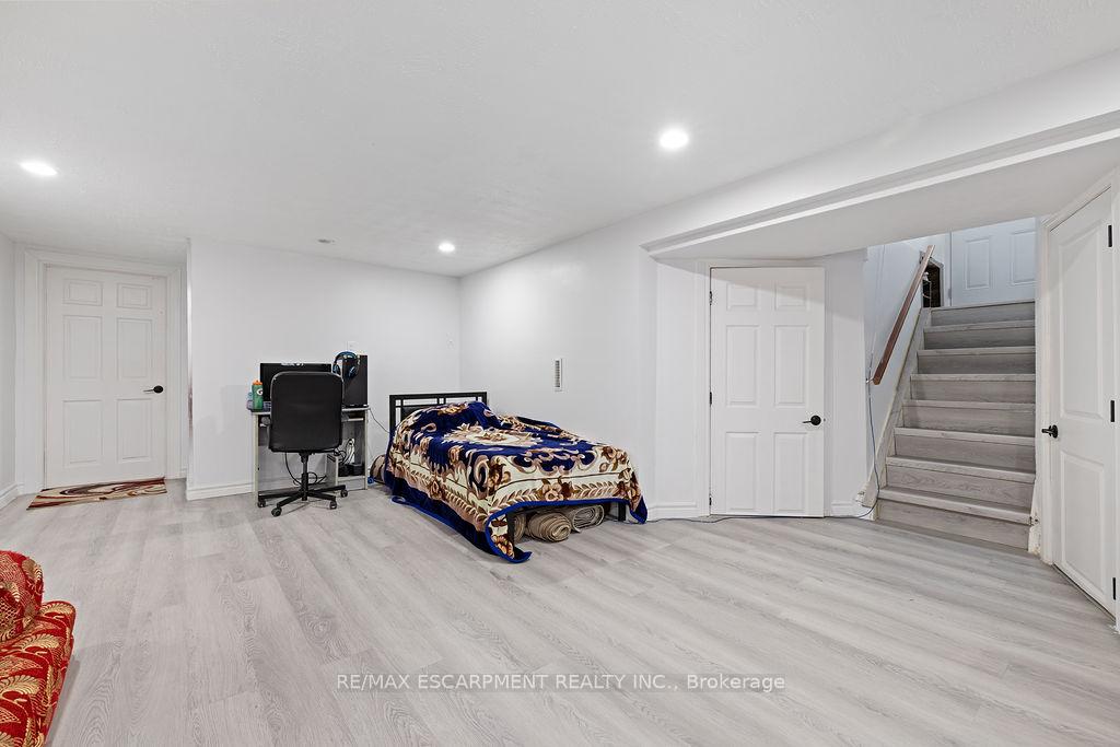 Photo 25 of 71 Montrose Avenue, Hamilton, Rosedale — HOMEH
