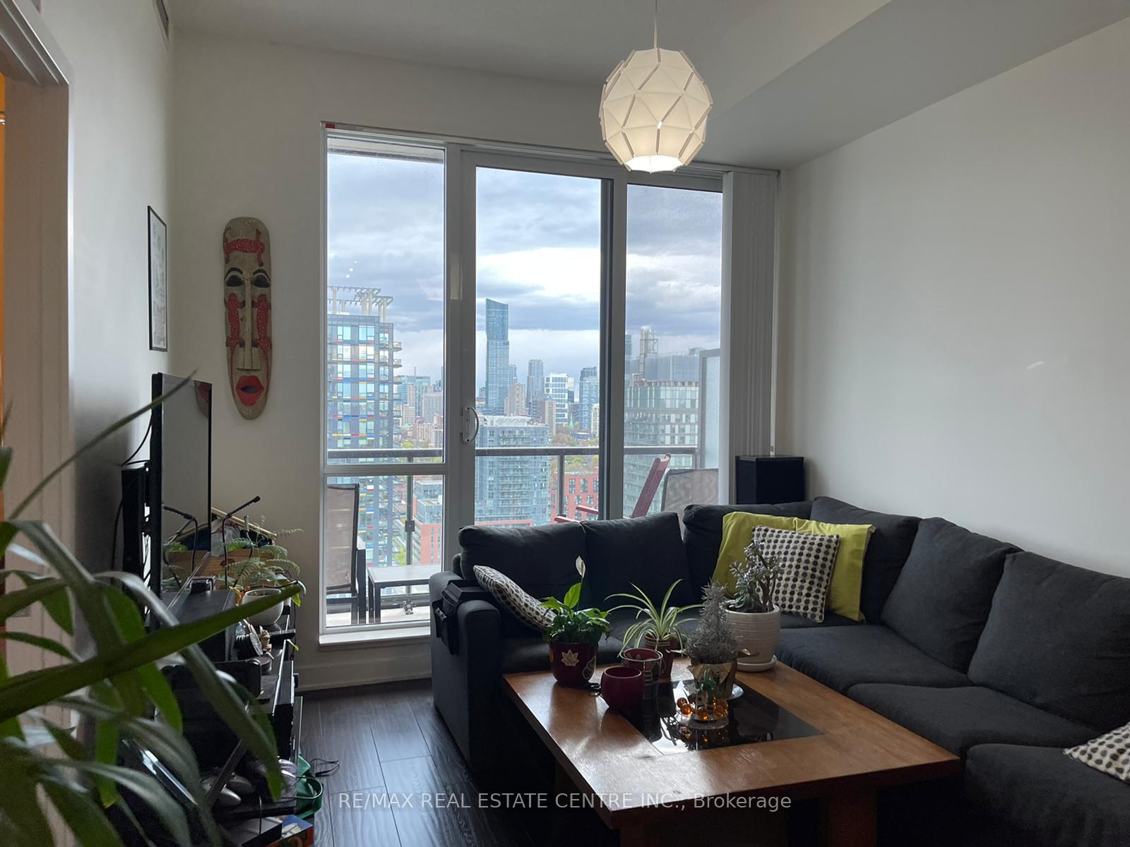 Photo 4 of Unit 2407, 170 Sumach Street, Toronto, Regent Park — HOMEH