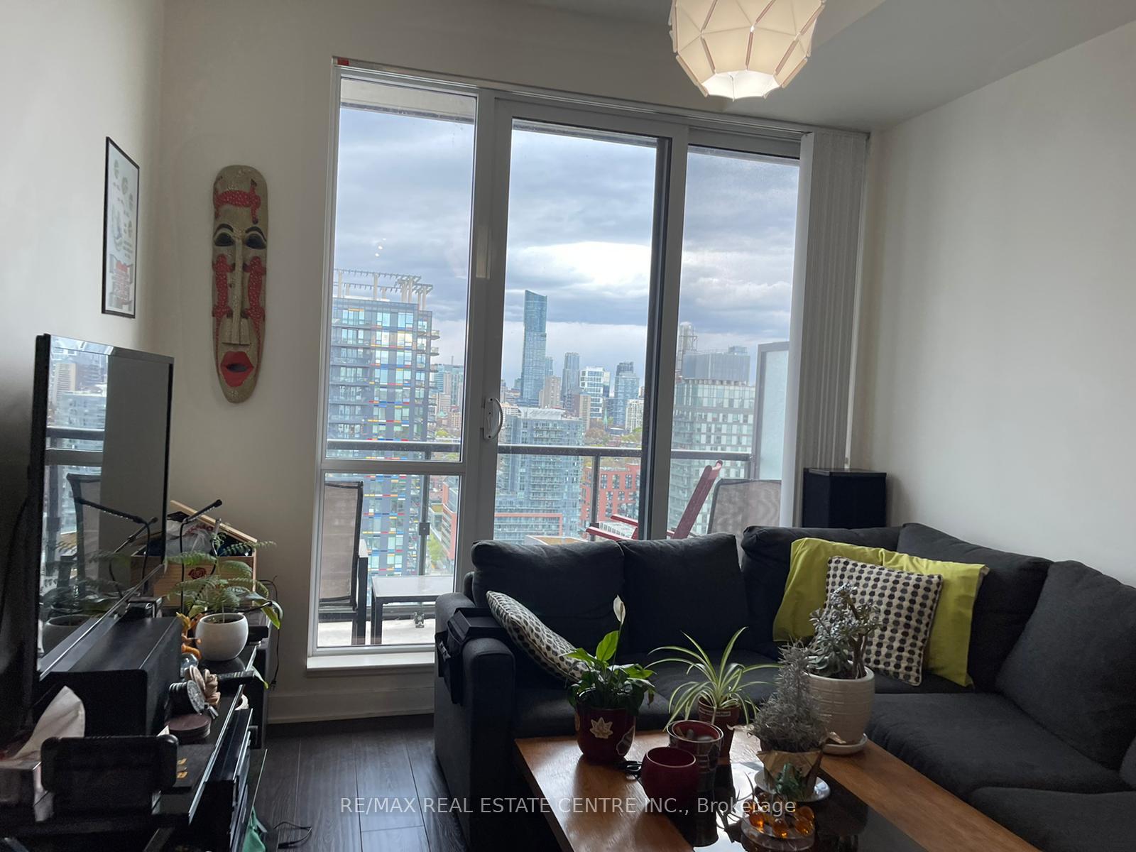 Photo 10 of Unit 2407, 170 Sumach Street, Toronto, Regent Park — HOMEH