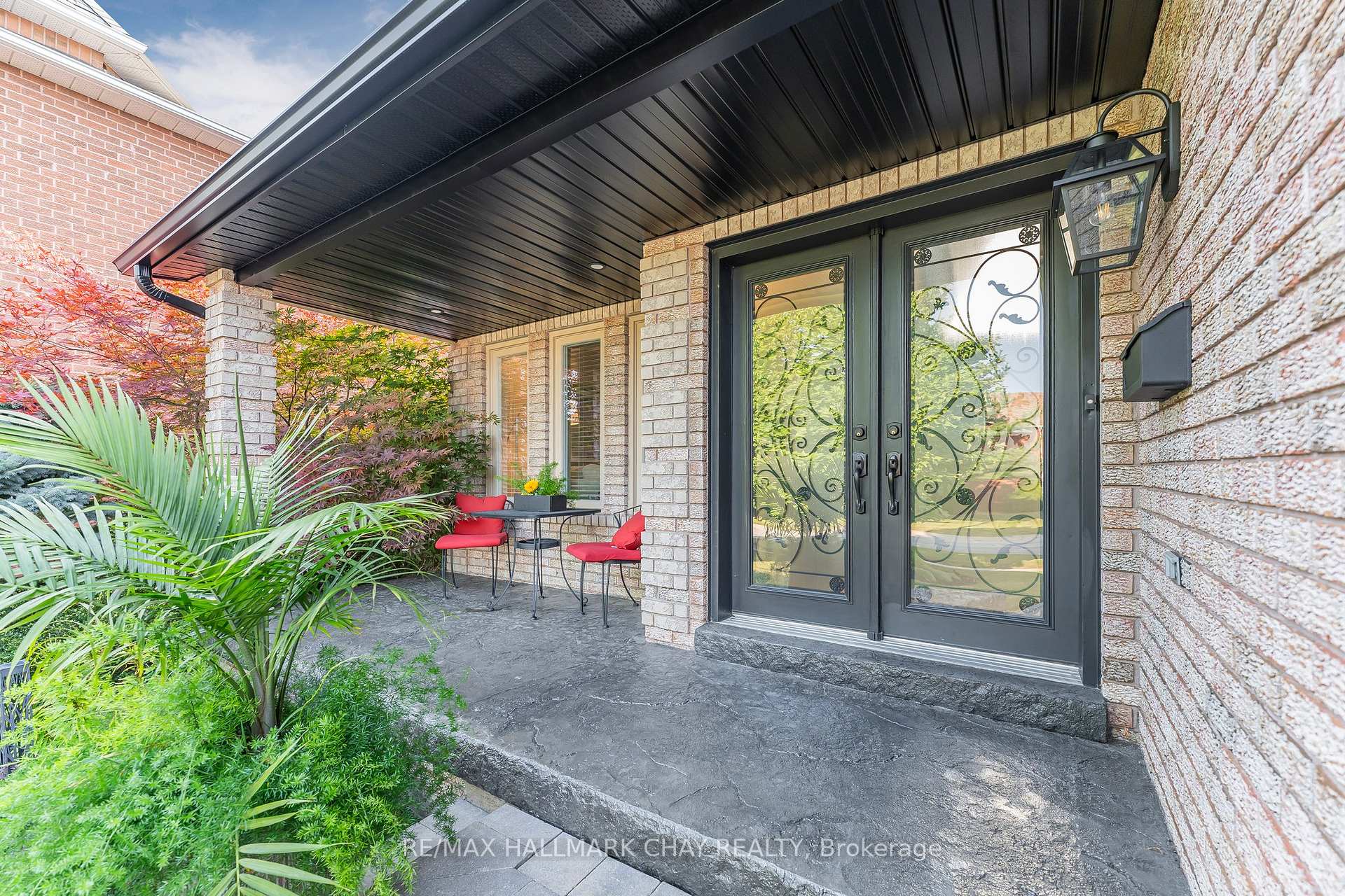 Photo 3 of 15 Cityview Circle, Barrie, Holly — HOMEH