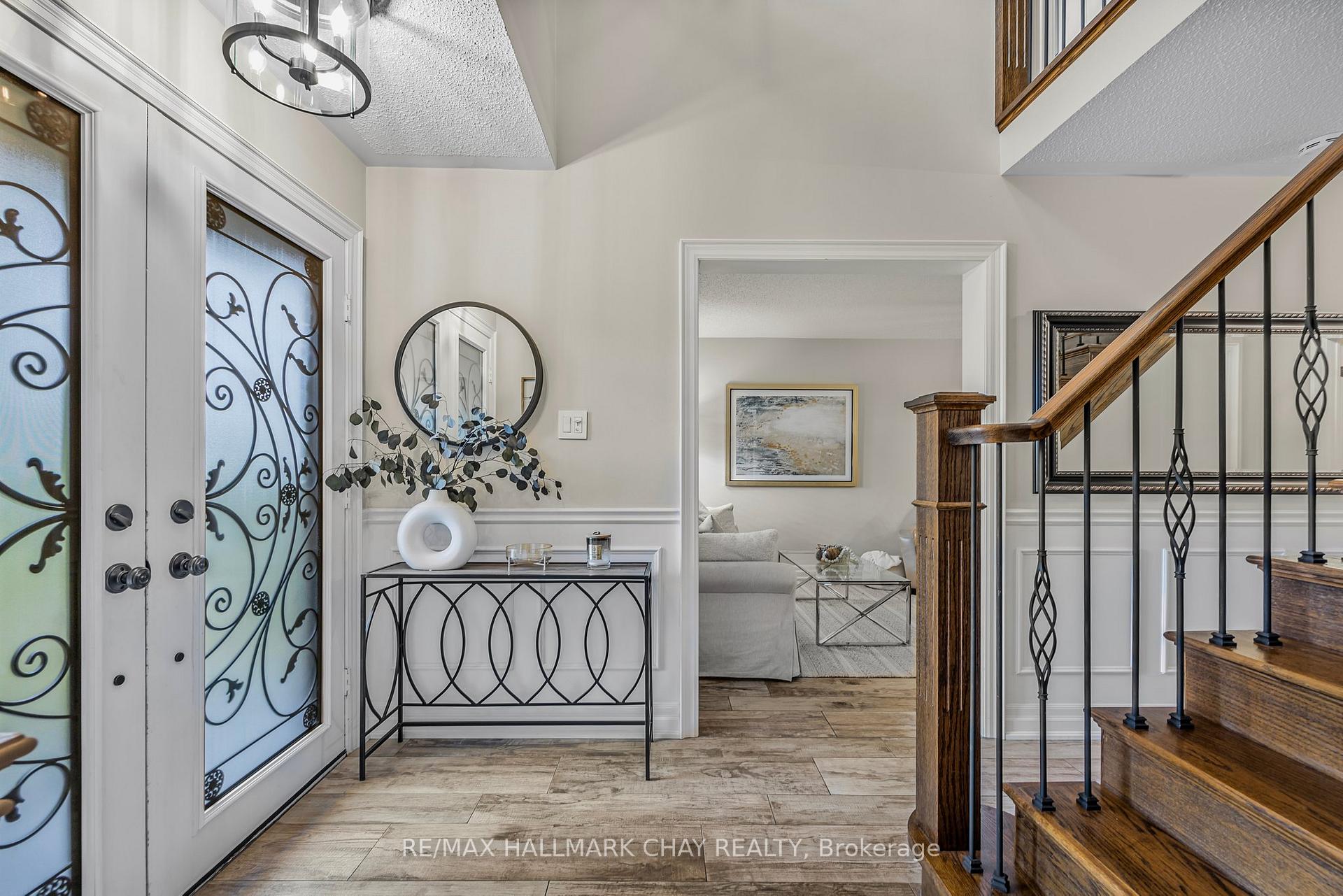 Photo 6 of 15 Cityview Circle, Barrie, Holly — HOMEH
