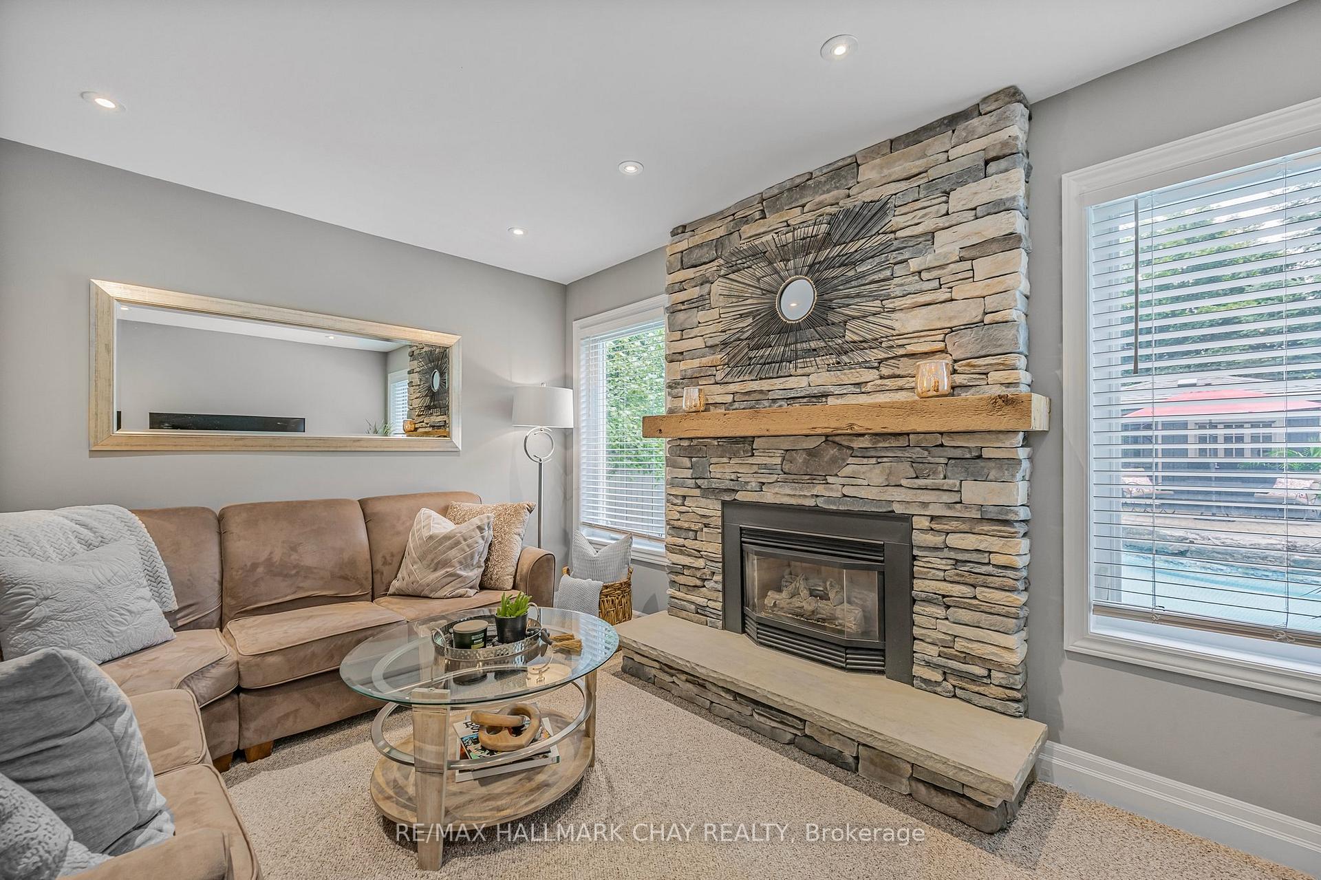 Photo 12 of 15 Cityview Circle, Barrie, Holly — HOMEH