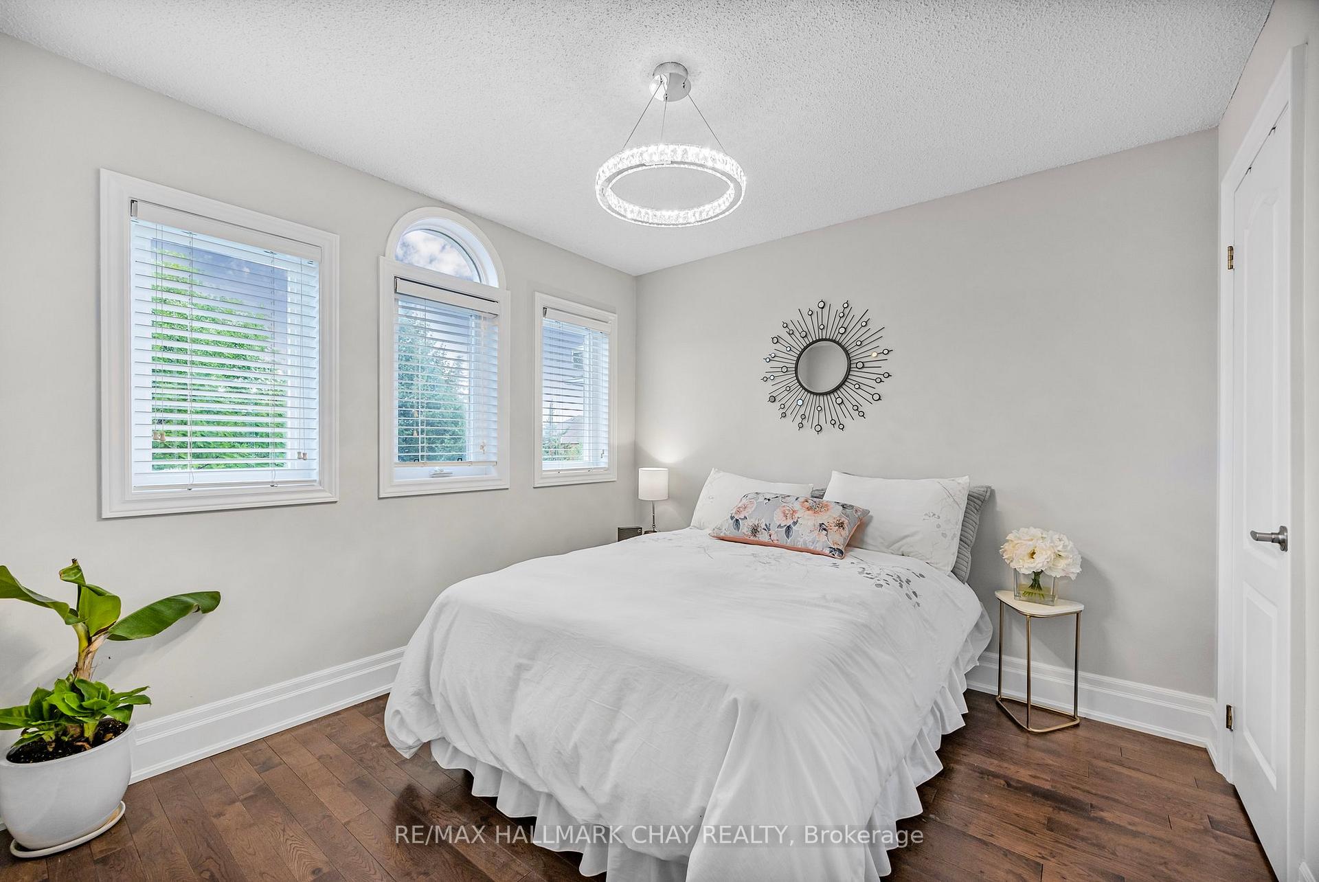 Photo 26 of 15 Cityview Circle, Barrie, Holly — HOMEH