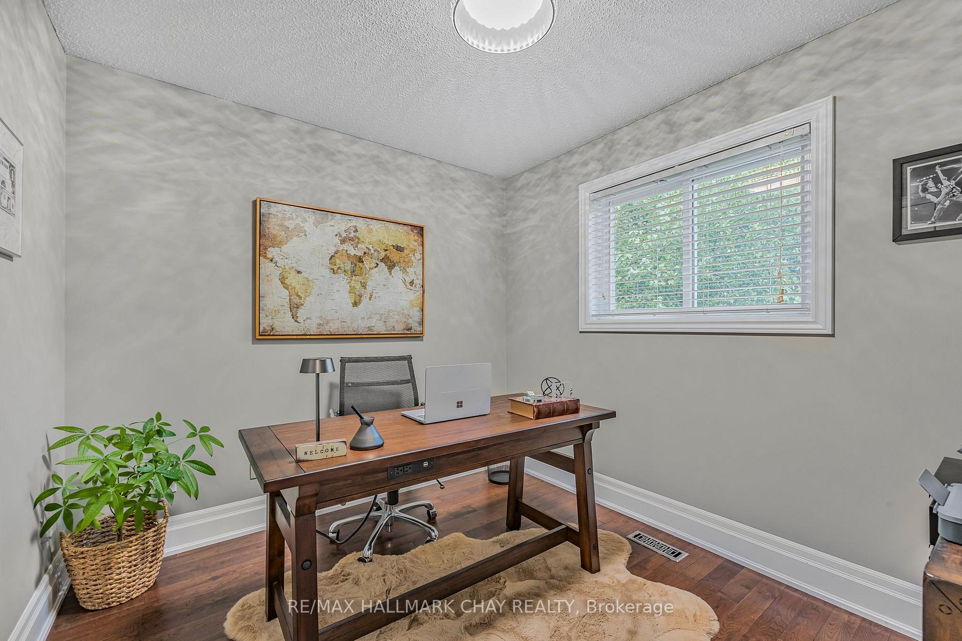 Photo 21 of 15 Cityview Circle, Barrie, Holly — HOMEH