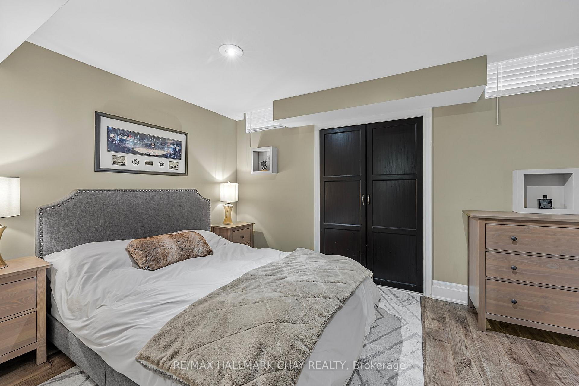 Photo 33 of 15 Cityview Circle, Barrie, Holly — HOMEH