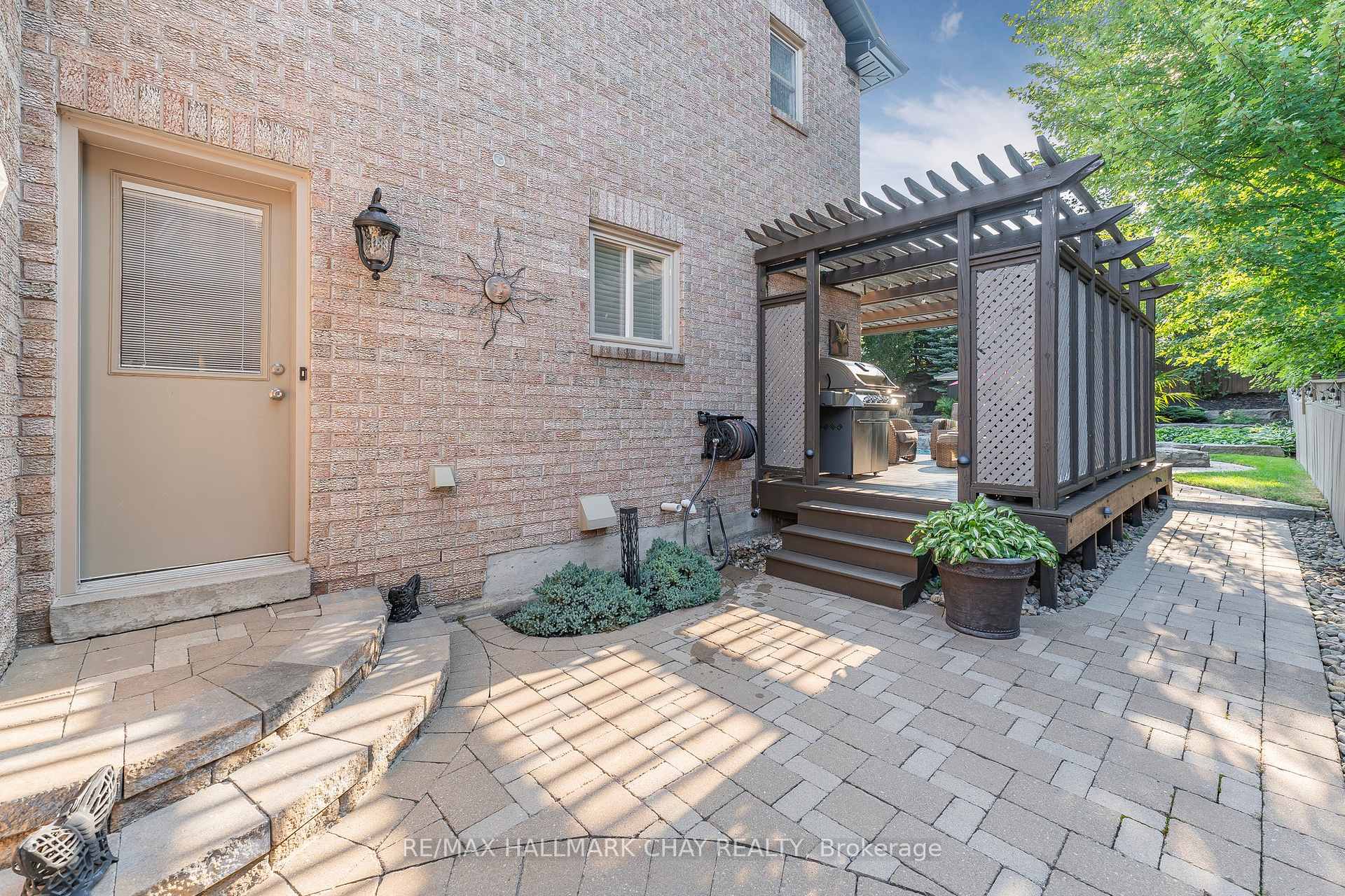 Photo 32 of 15 Cityview Circle, Barrie, Holly — HOMEH