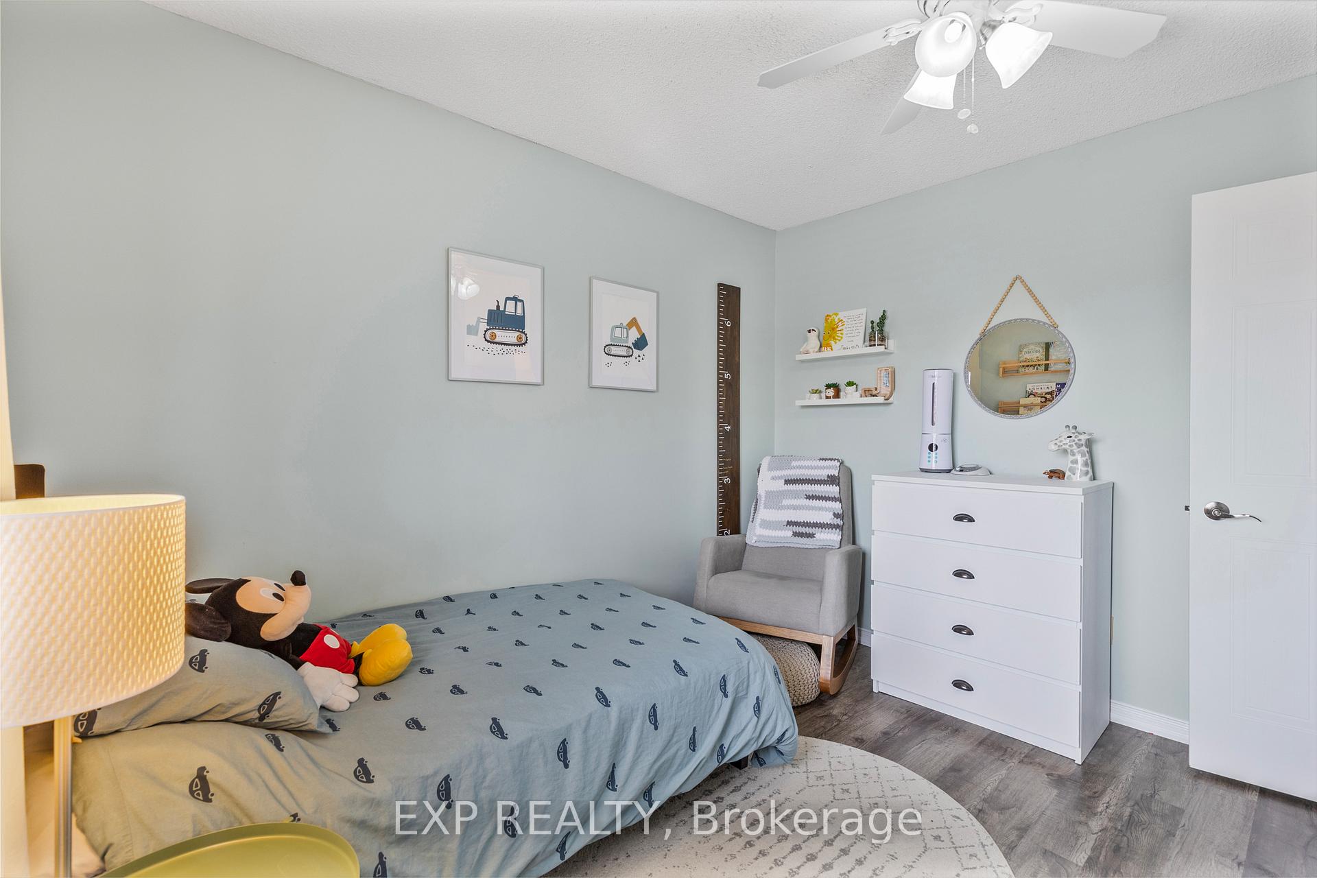 Photo 23 of 2213 Hunt Crescent, Burlington, Headon — HOMEH