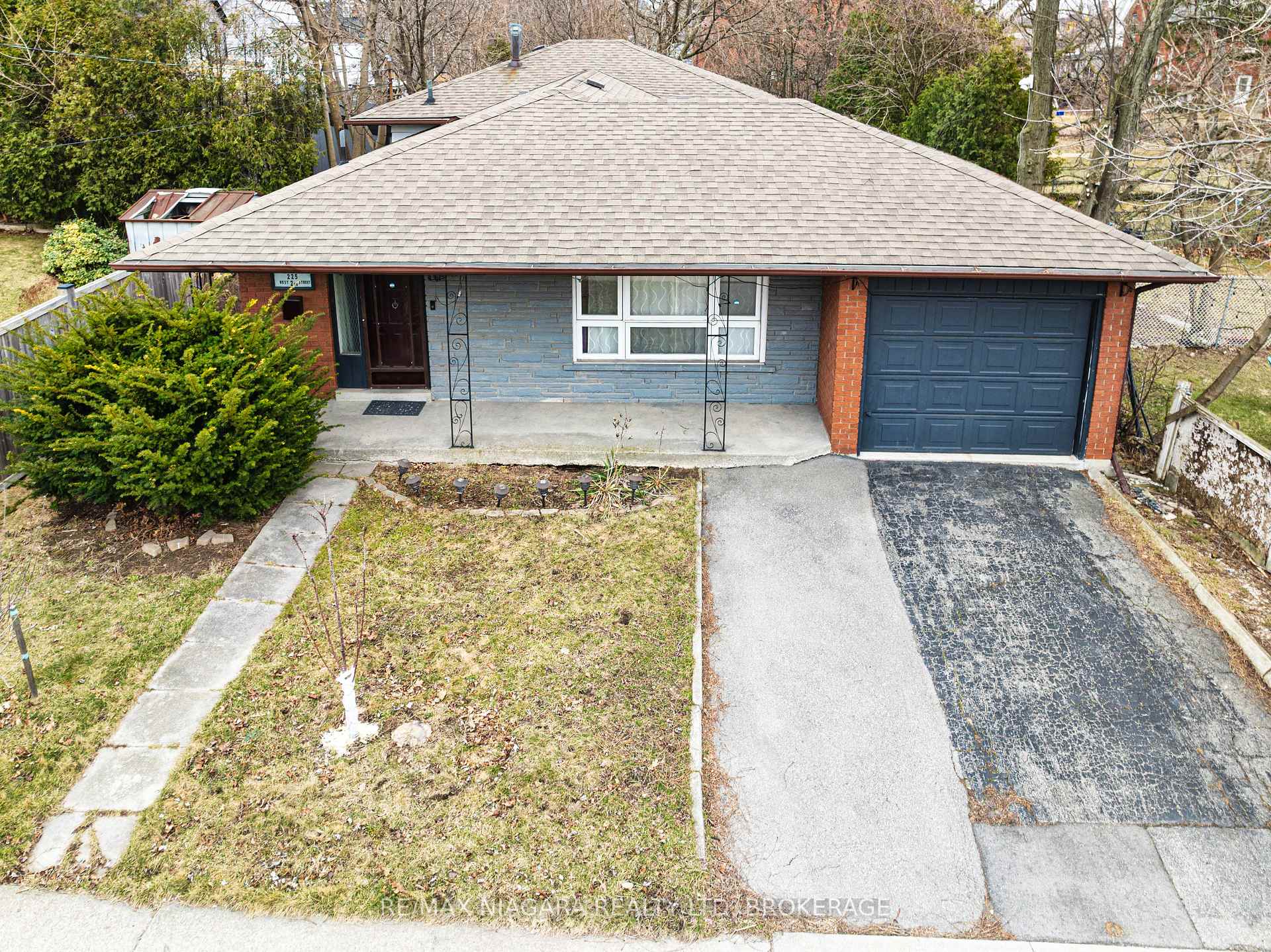 Photo 22 of 225 West 2nd Street, Hamilton, Southam — HOMEH