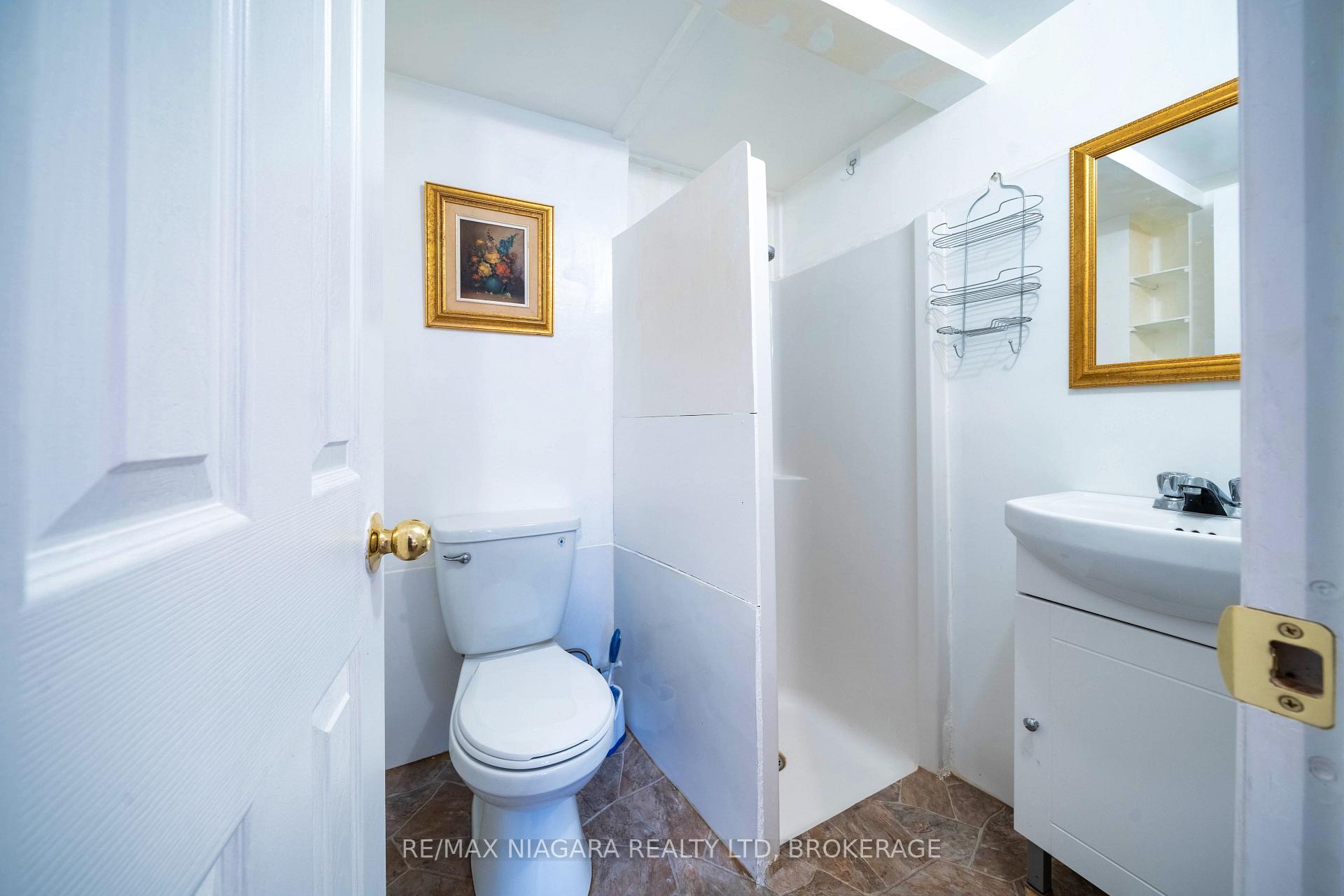Photo 12 of 225 West 2nd Street, Hamilton, Southam — HOMEH
