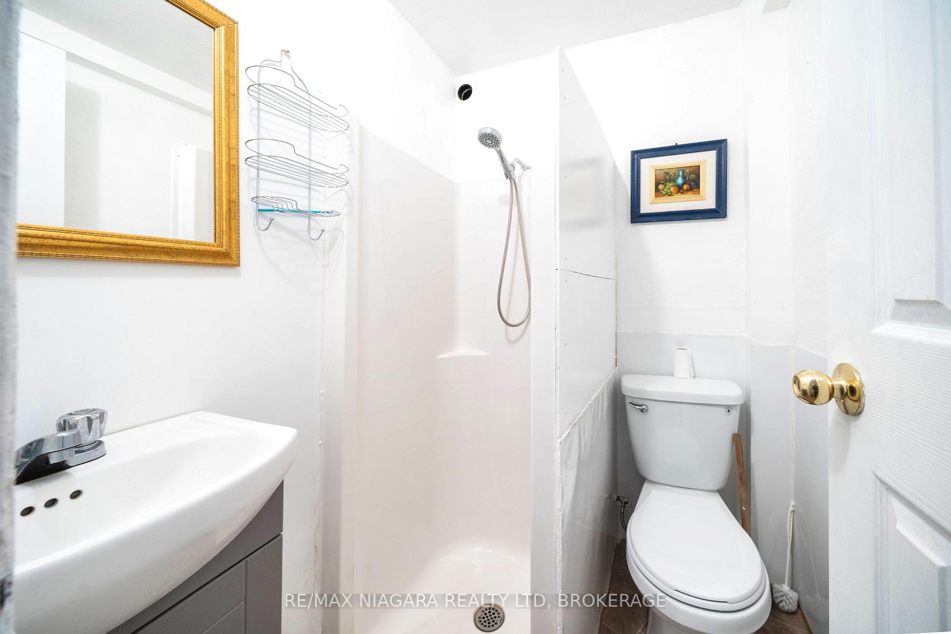 Photo 21 of 225 West 2nd Street, Hamilton, Southam — HOMEH