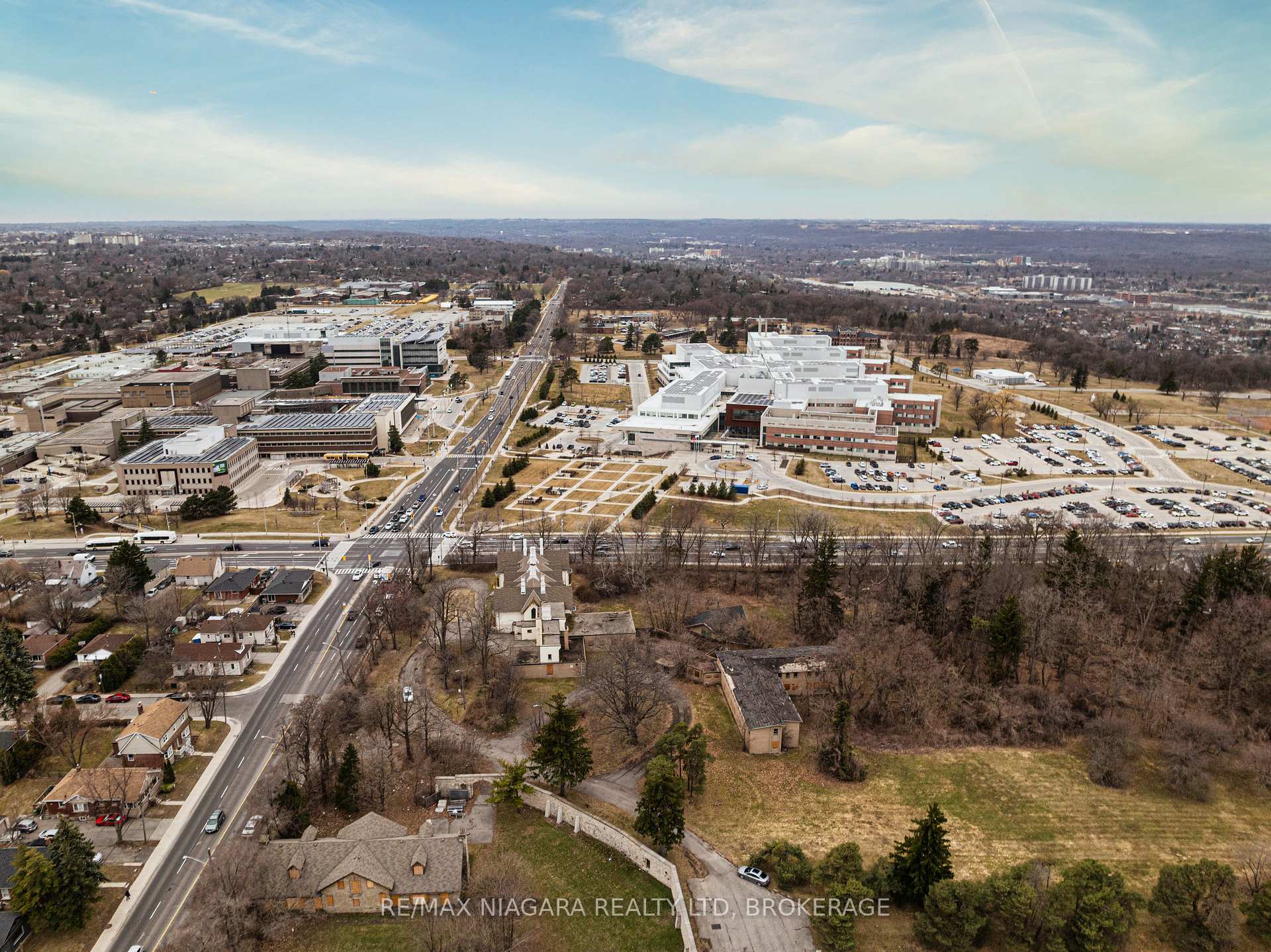 Photo 41 of 225 West 2nd Street, Hamilton, Southam — HOMEH