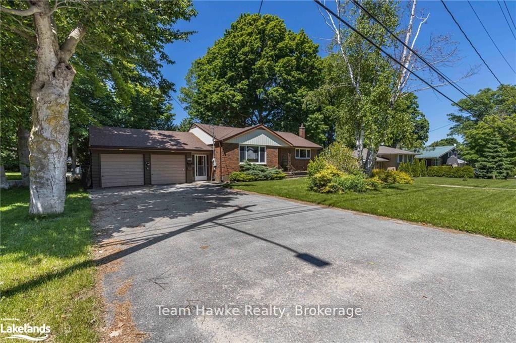 Photo 5 of 1002 Hugel Avenue, Midland — HOMEH