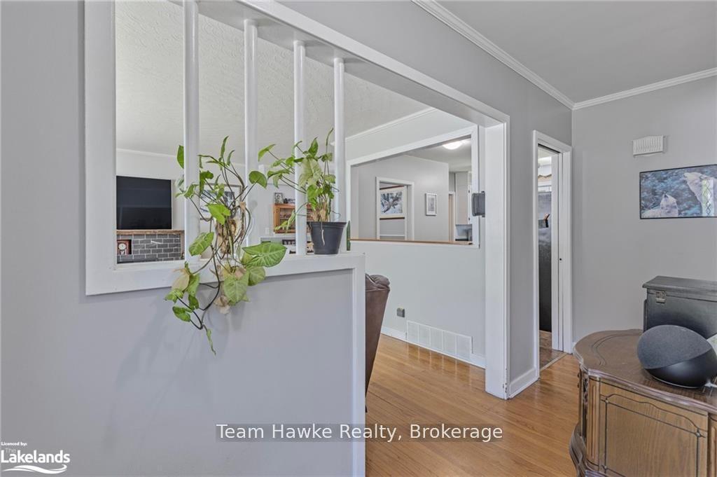 Photo 2 of 1002 Hugel Avenue, Midland — HOMEH