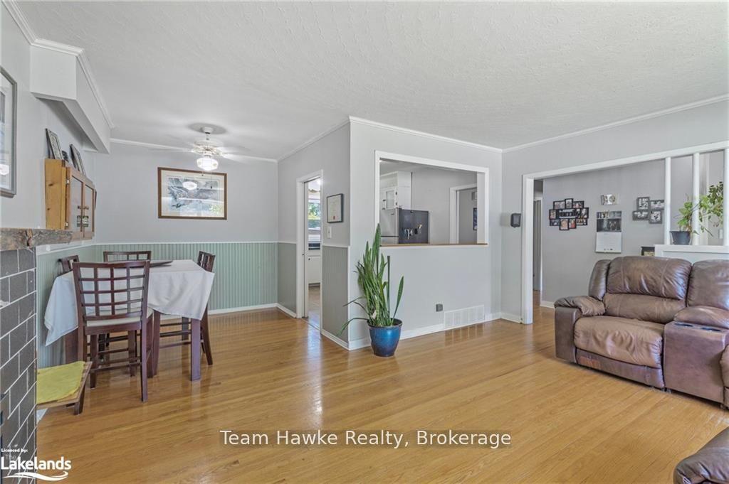 Photo 10 of 1002 Hugel Avenue, Midland — HOMEH
