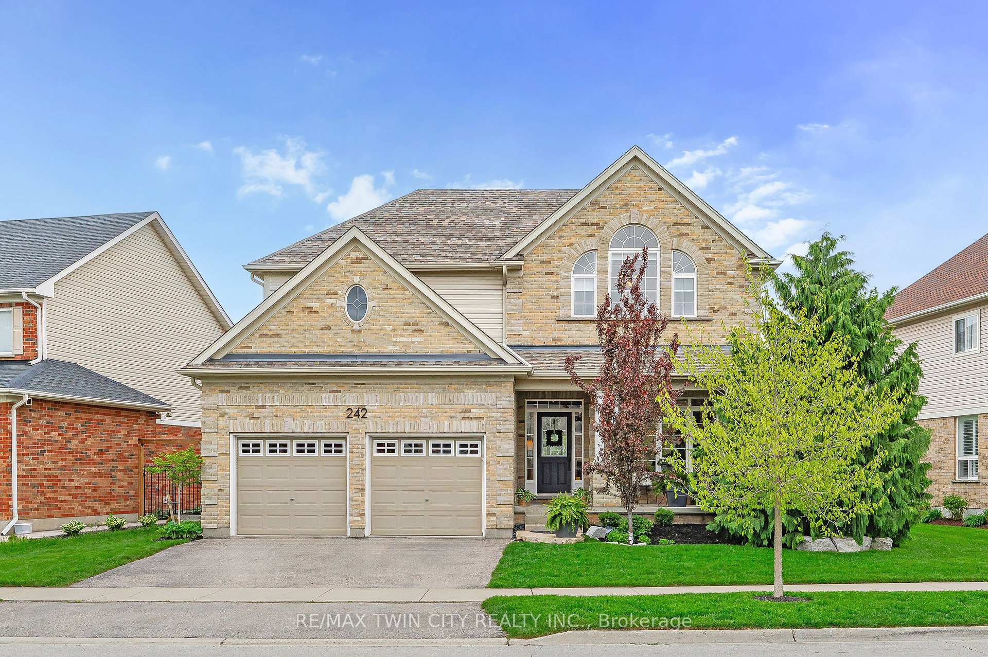 Photo 1 of 242 Waterbend Crescent, Kitchener — HOMEH