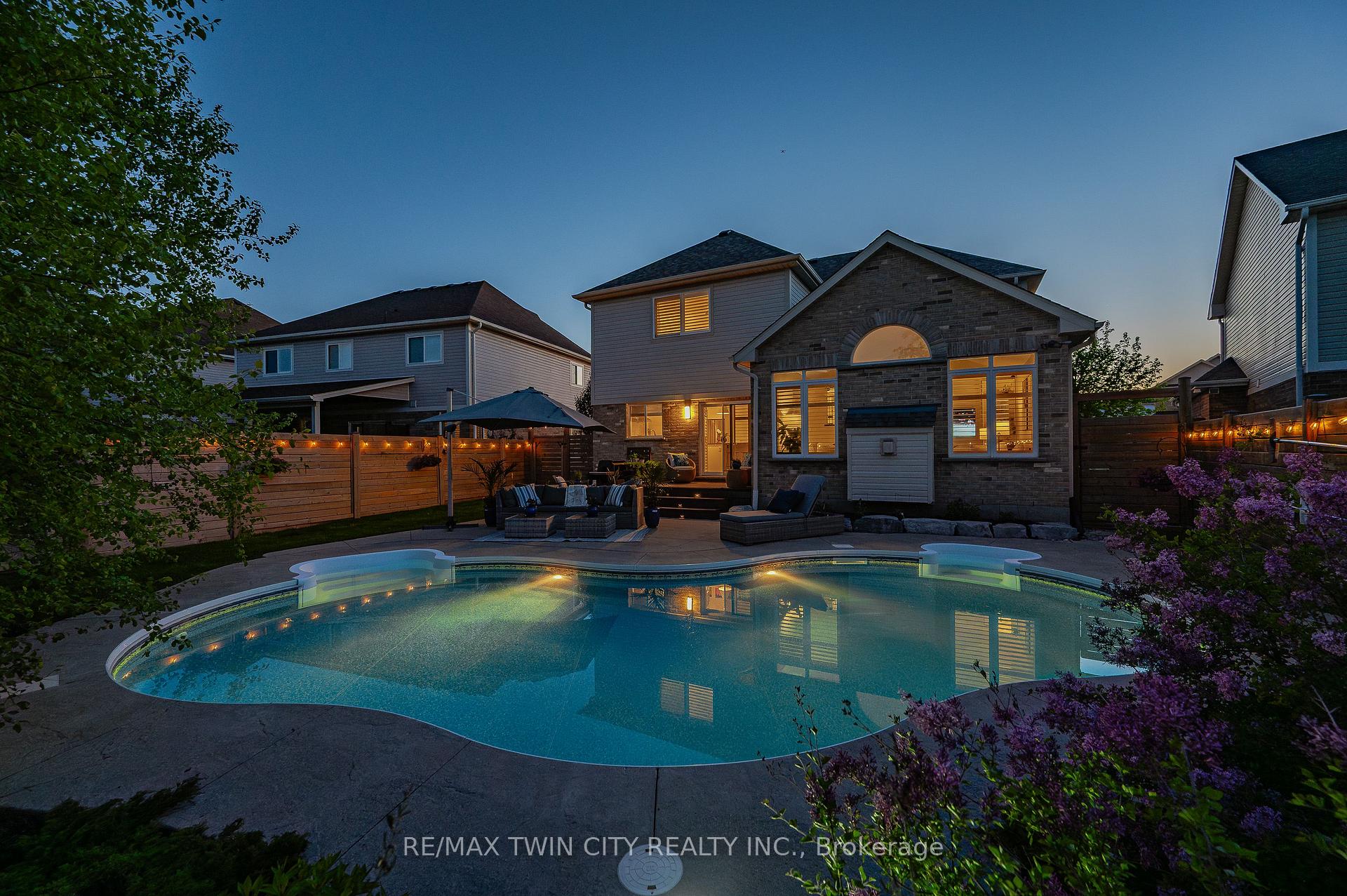 Photo 7 of 242 Waterbend Crescent, Kitchener — HOMEH