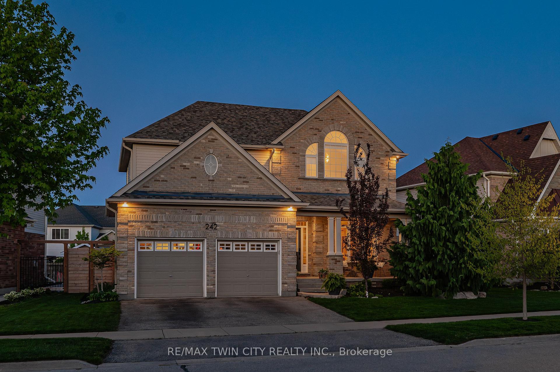 Photo 3 of 242 Waterbend Crescent, Kitchener — HOMEH