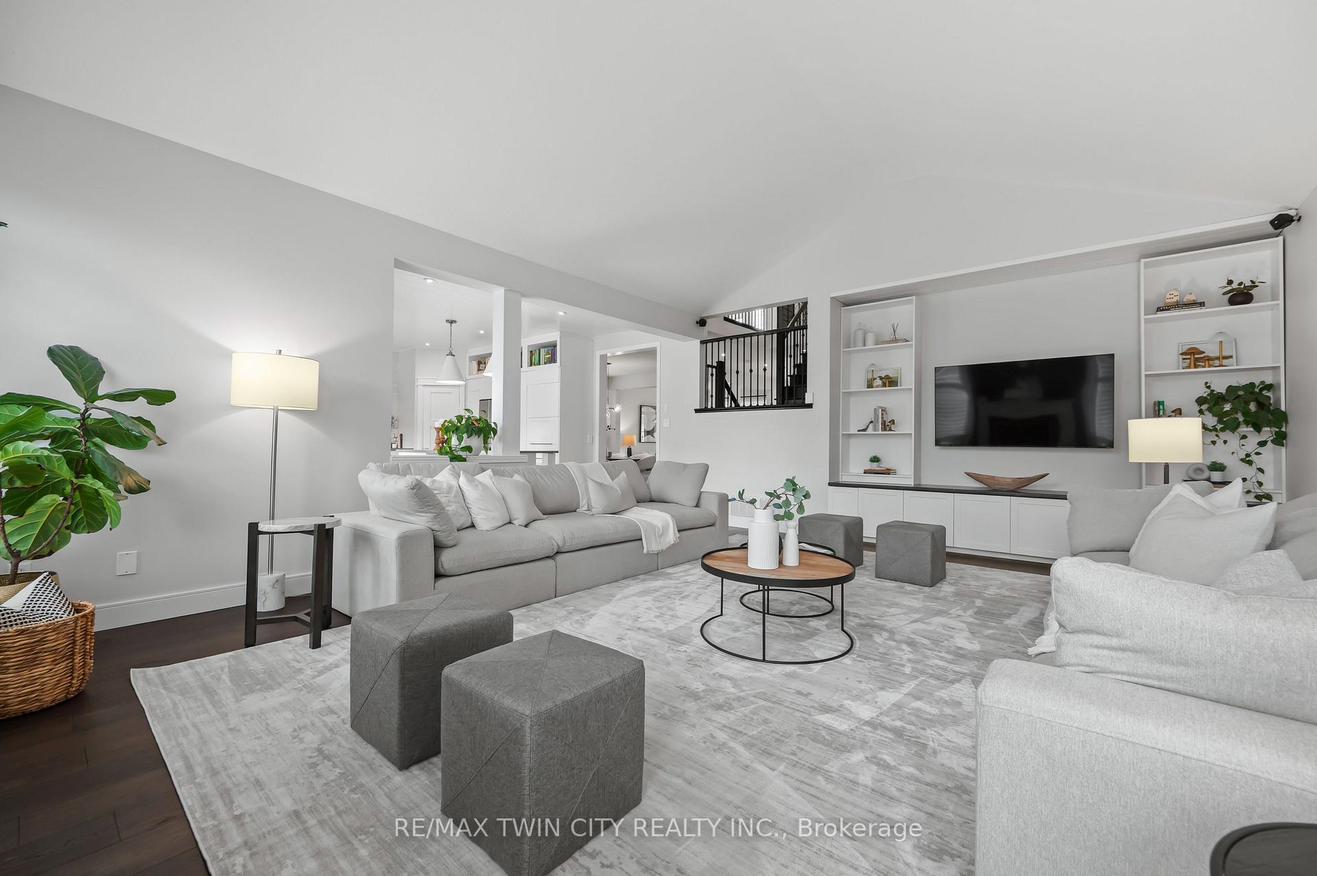 Photo 23 of 242 Waterbend Crescent, Kitchener — HOMEH