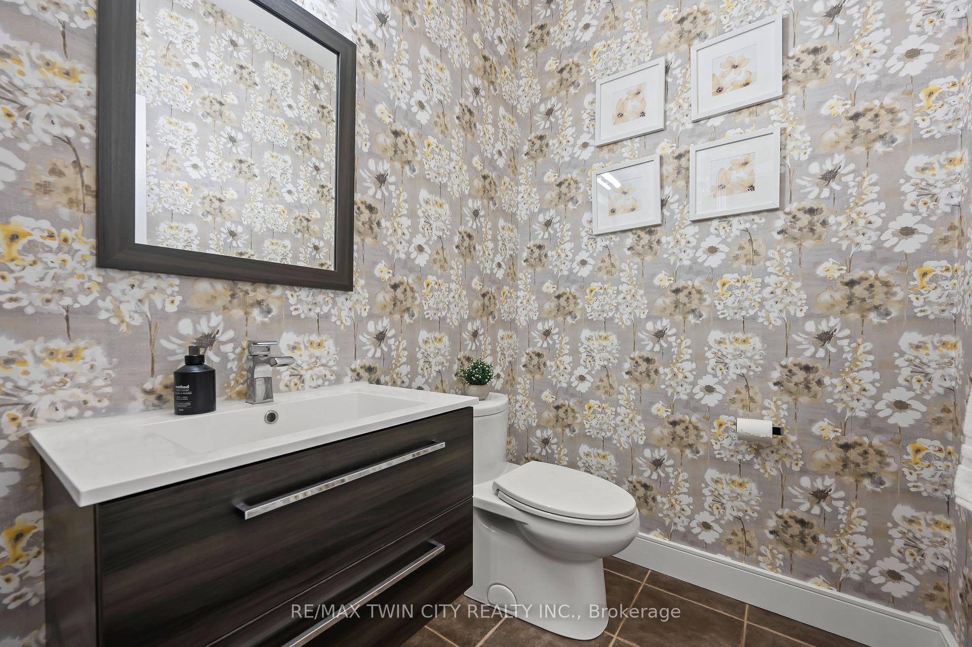Photo 27 of 242 Waterbend Crescent, Kitchener — HOMEH