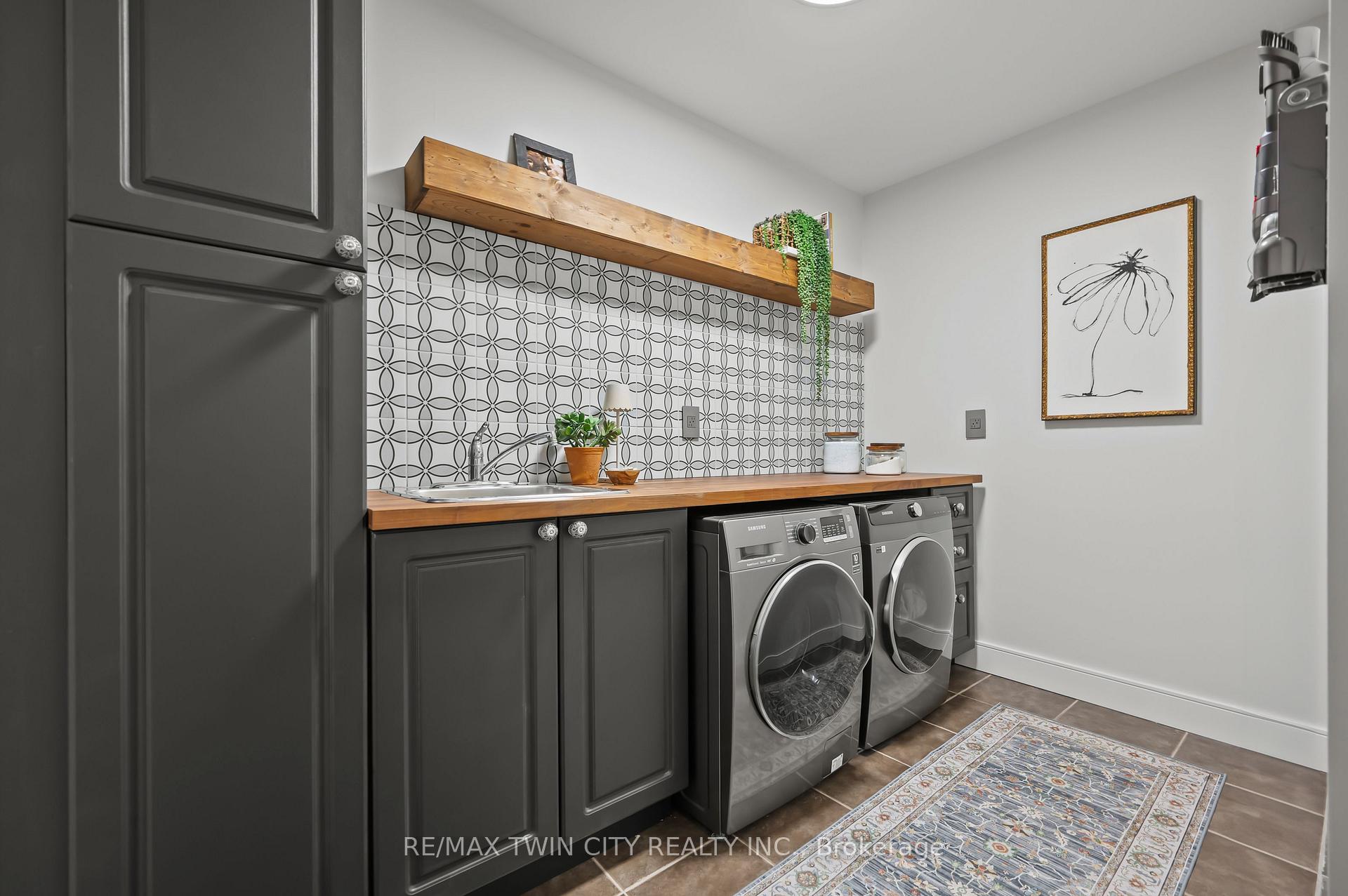 Photo 38 of 242 Waterbend Crescent, Kitchener — HOMEH