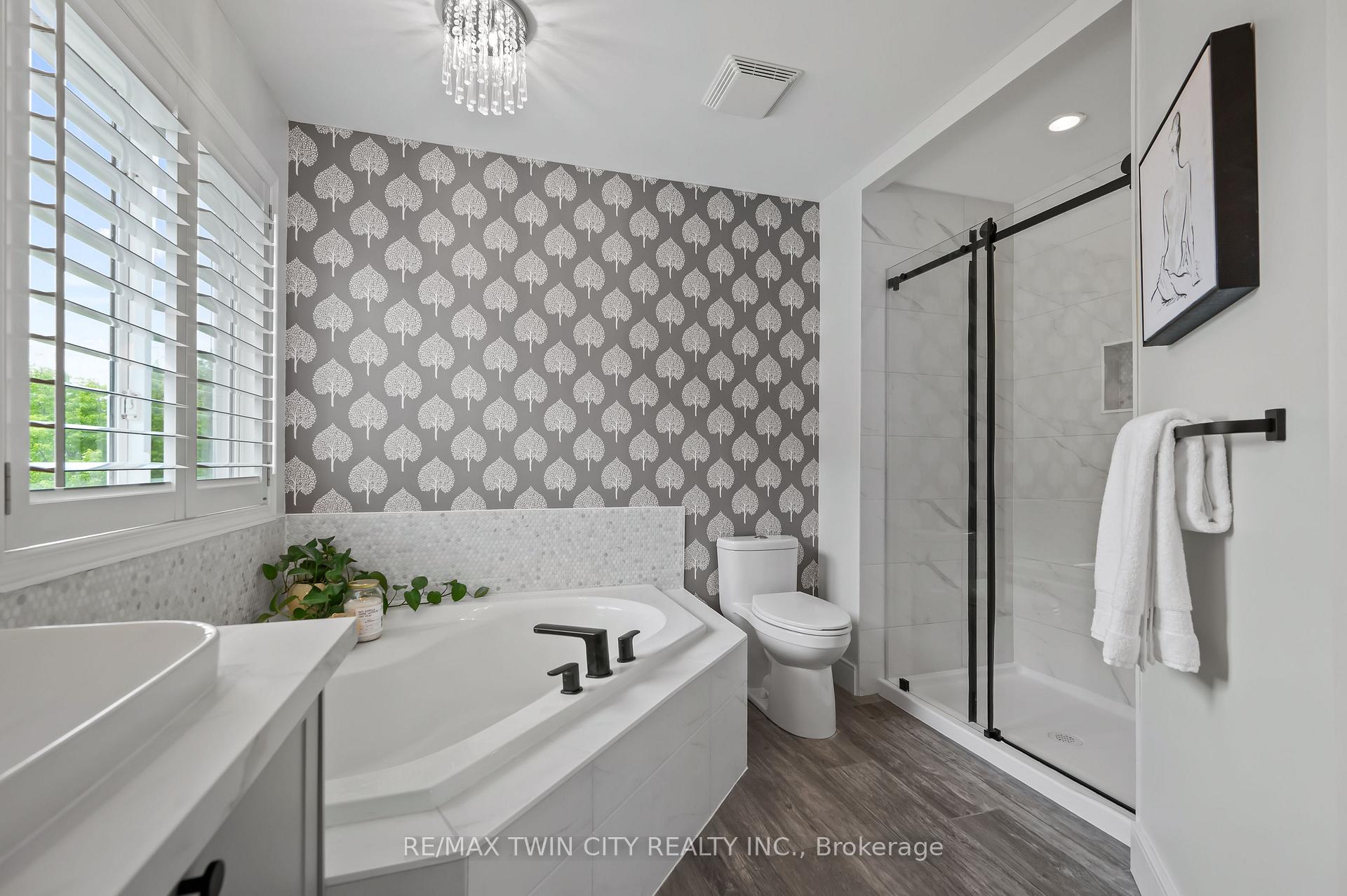 Photo 32 of 242 Waterbend Crescent, Kitchener — HOMEH