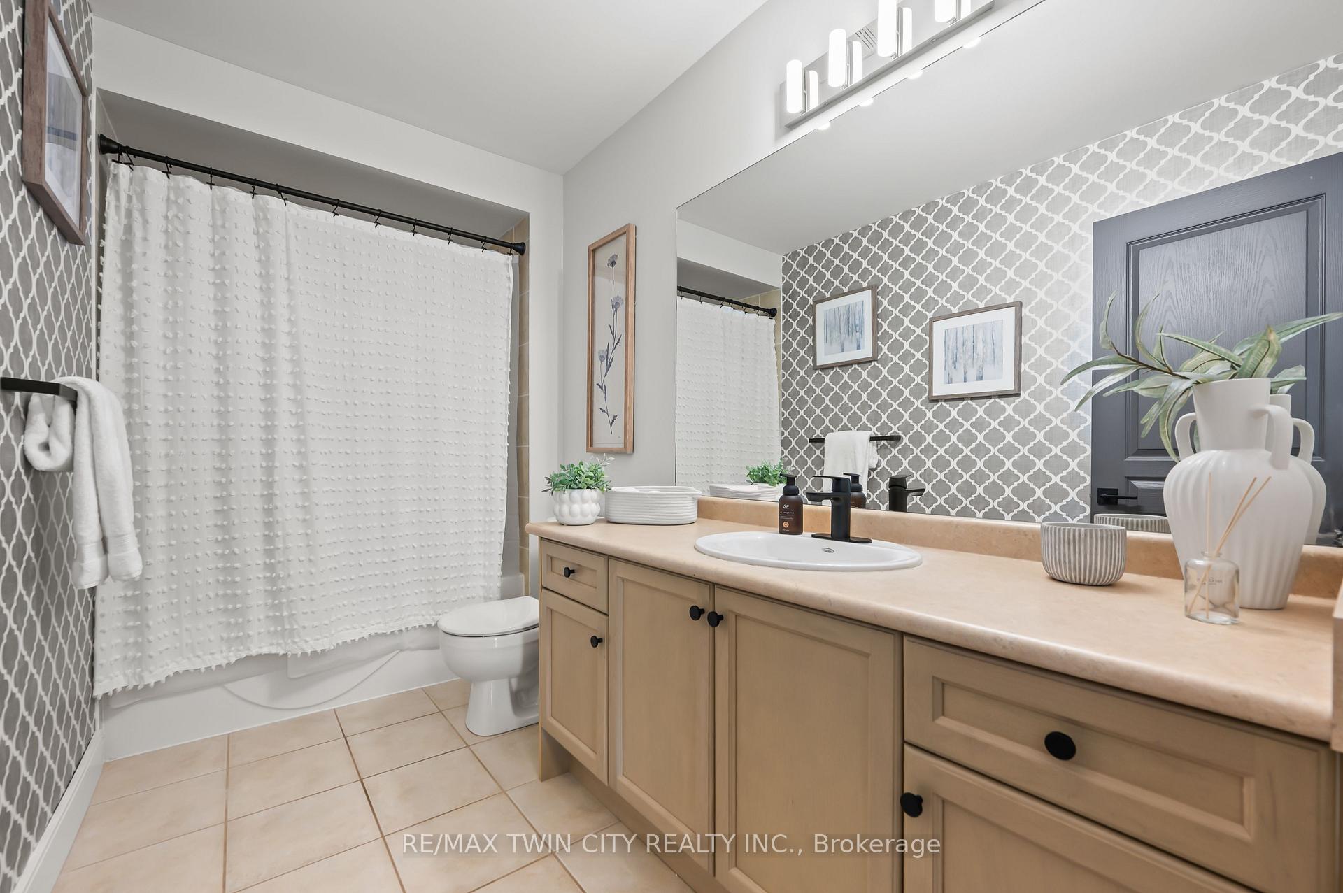 Photo 14 of 242 Waterbend Crescent, Kitchener — HOMEH