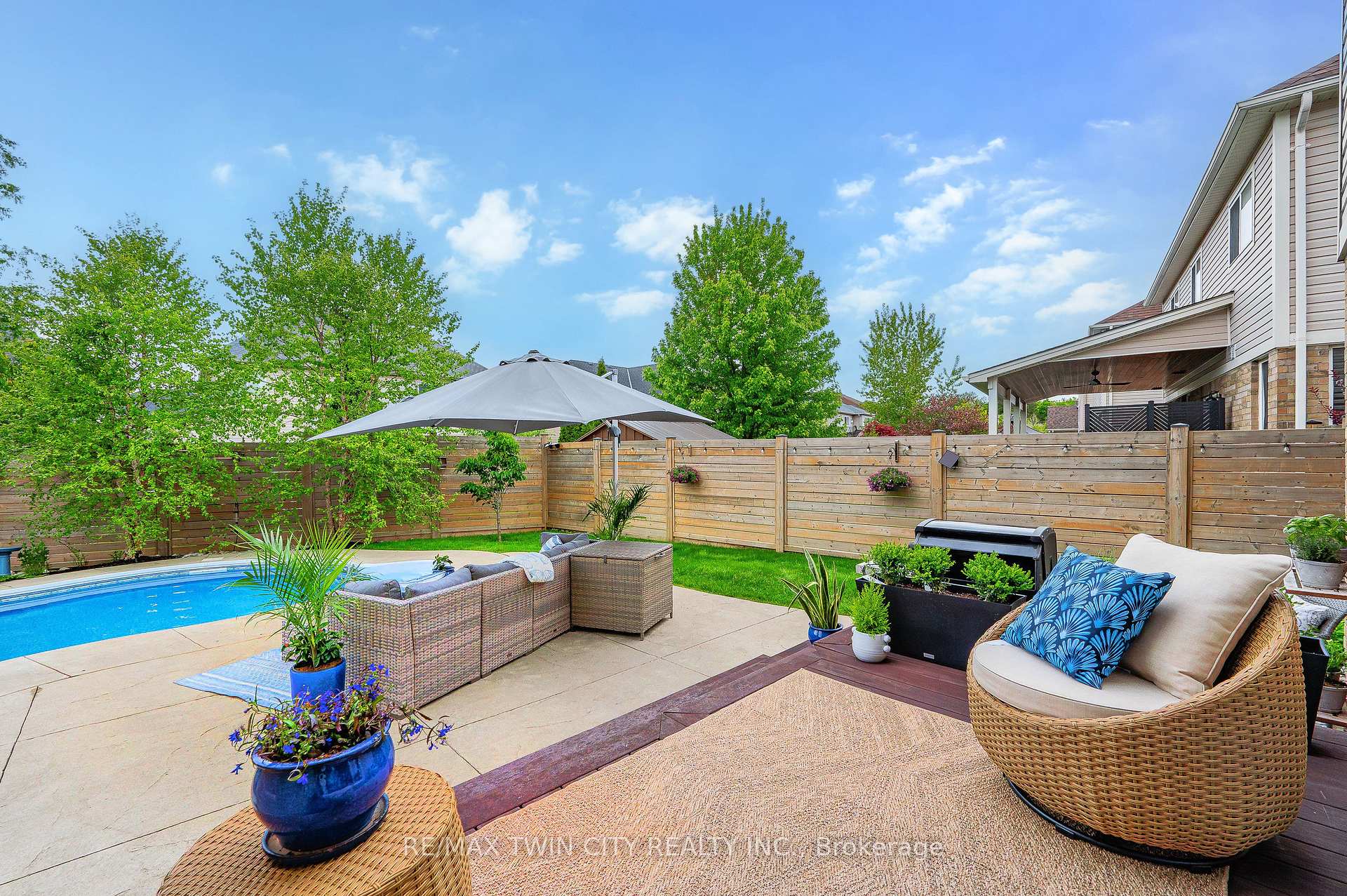 Photo 44 of 242 Waterbend Crescent, Kitchener — HOMEH
