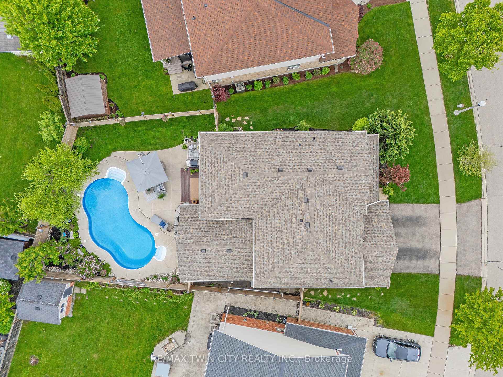 Photo 15 of 242 Waterbend Crescent, Kitchener — HOMEH