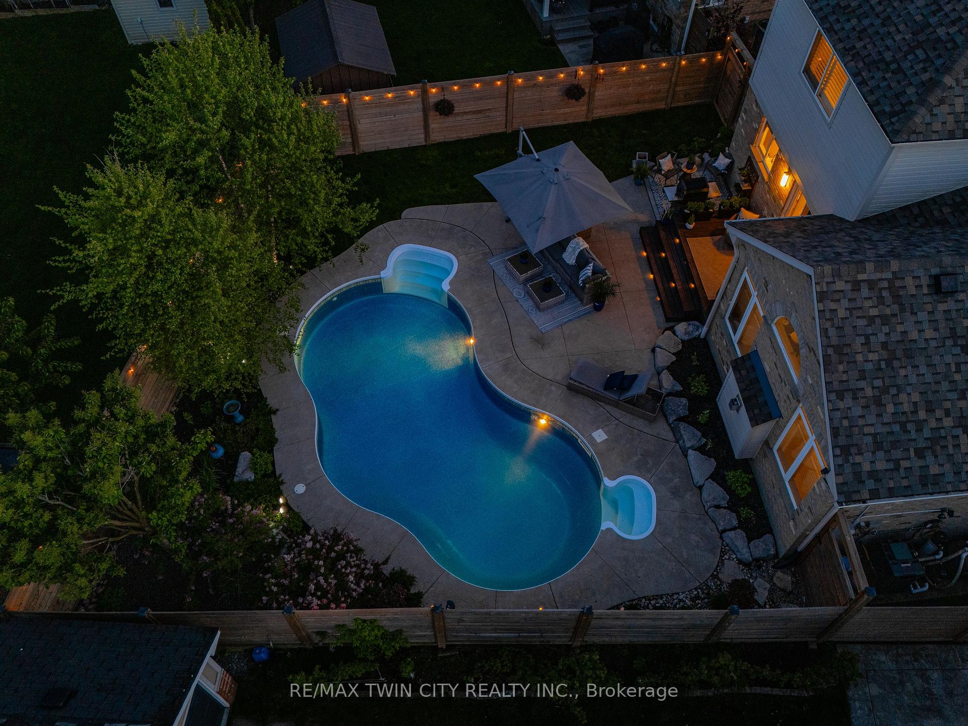 Photo 42 of 242 Waterbend Crescent, Kitchener — HOMEH