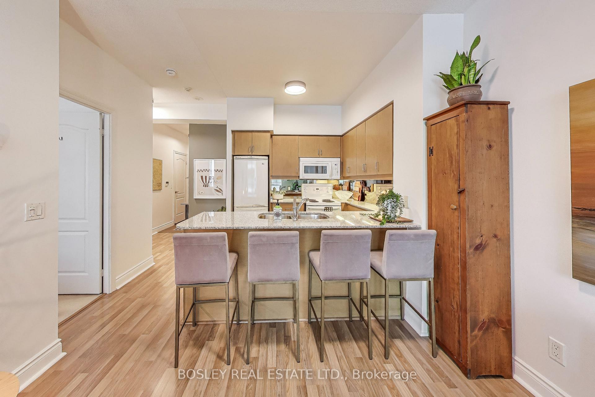 Photo 13 of Unit 412, 319 Merton Street, Toronto, Mount Pleasant East — HOMEH