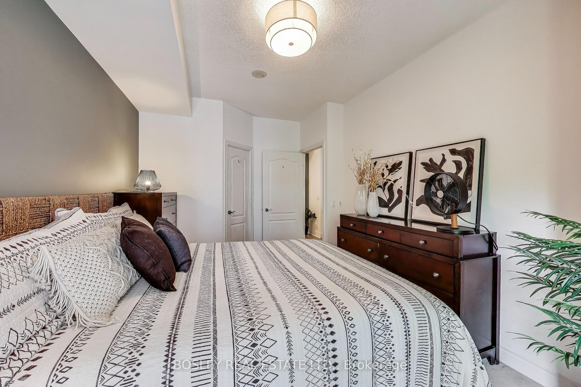 Photo 18 of Unit 412, 319 Merton Street, Toronto, Mount Pleasant East — HOMEH