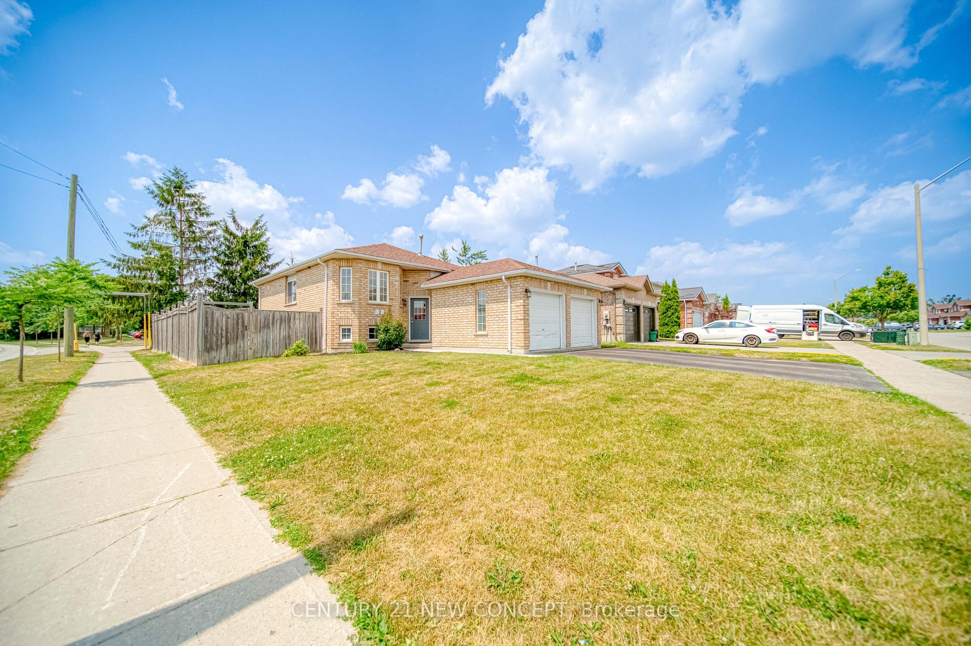 Photo 14 of 2 Michael Crescent, Barrie, 400 North — HOMEH