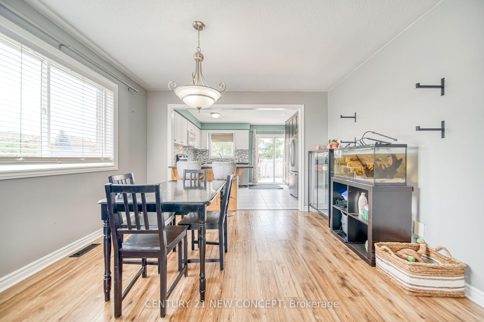Photo 16 of 2 Michael Crescent, Barrie, 400 North — HOMEH