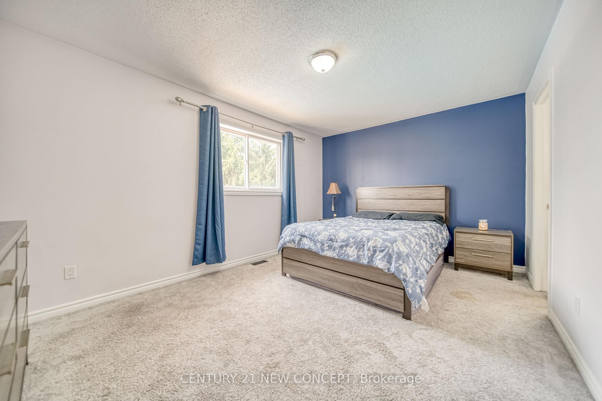 Photo 12 of 2 Michael Crescent, Barrie, 400 North — HOMEH