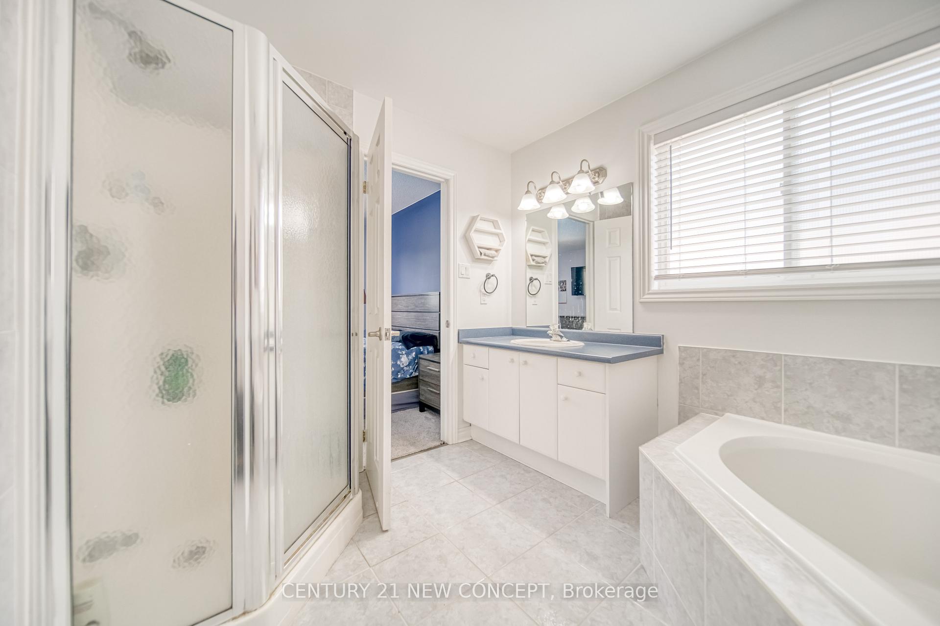 Photo 9 of 2 Michael Crescent, Barrie, 400 North — HOMEH