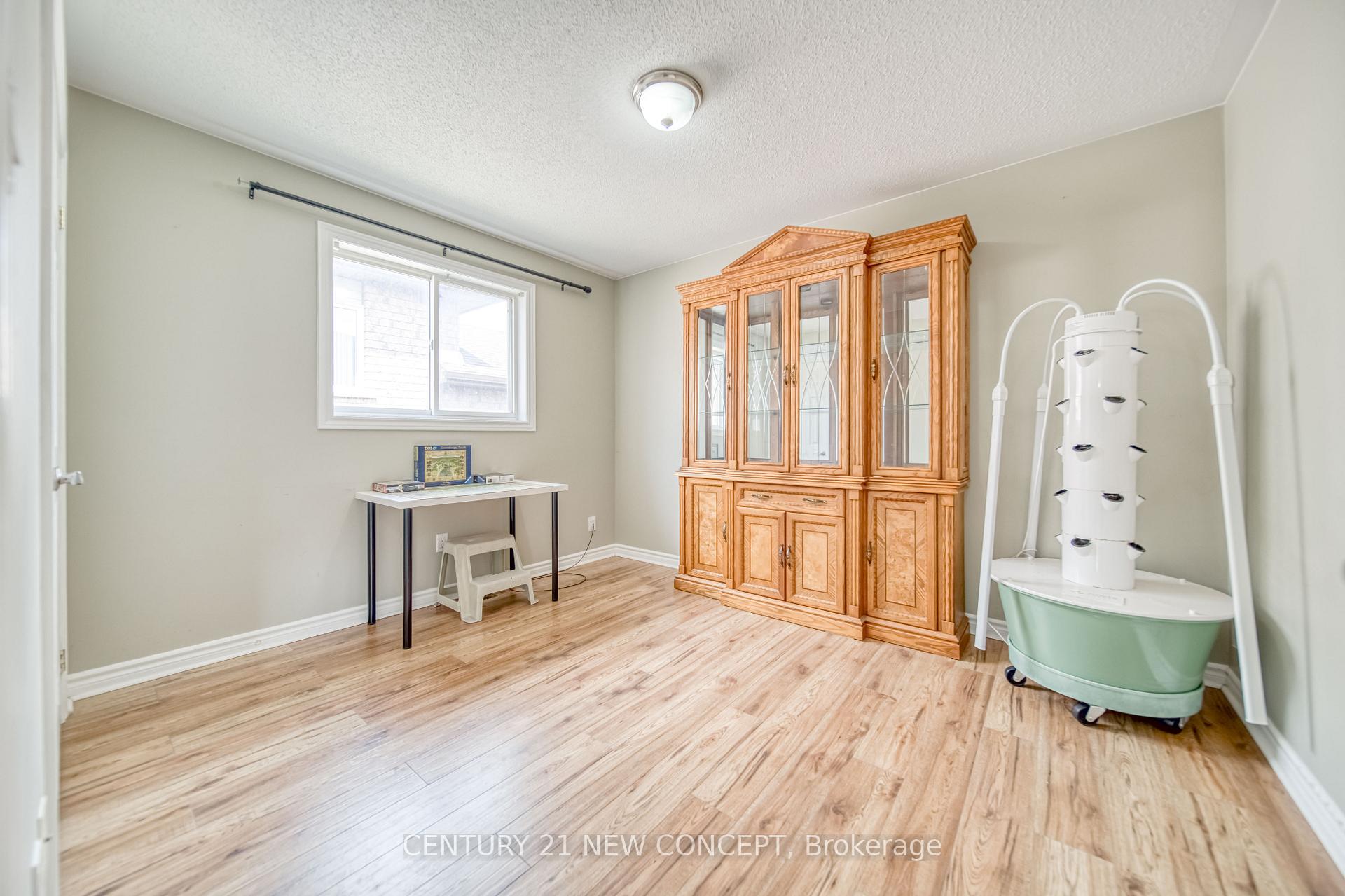 Photo 33 of 2 Michael Crescent, Barrie, 400 North — HOMEH