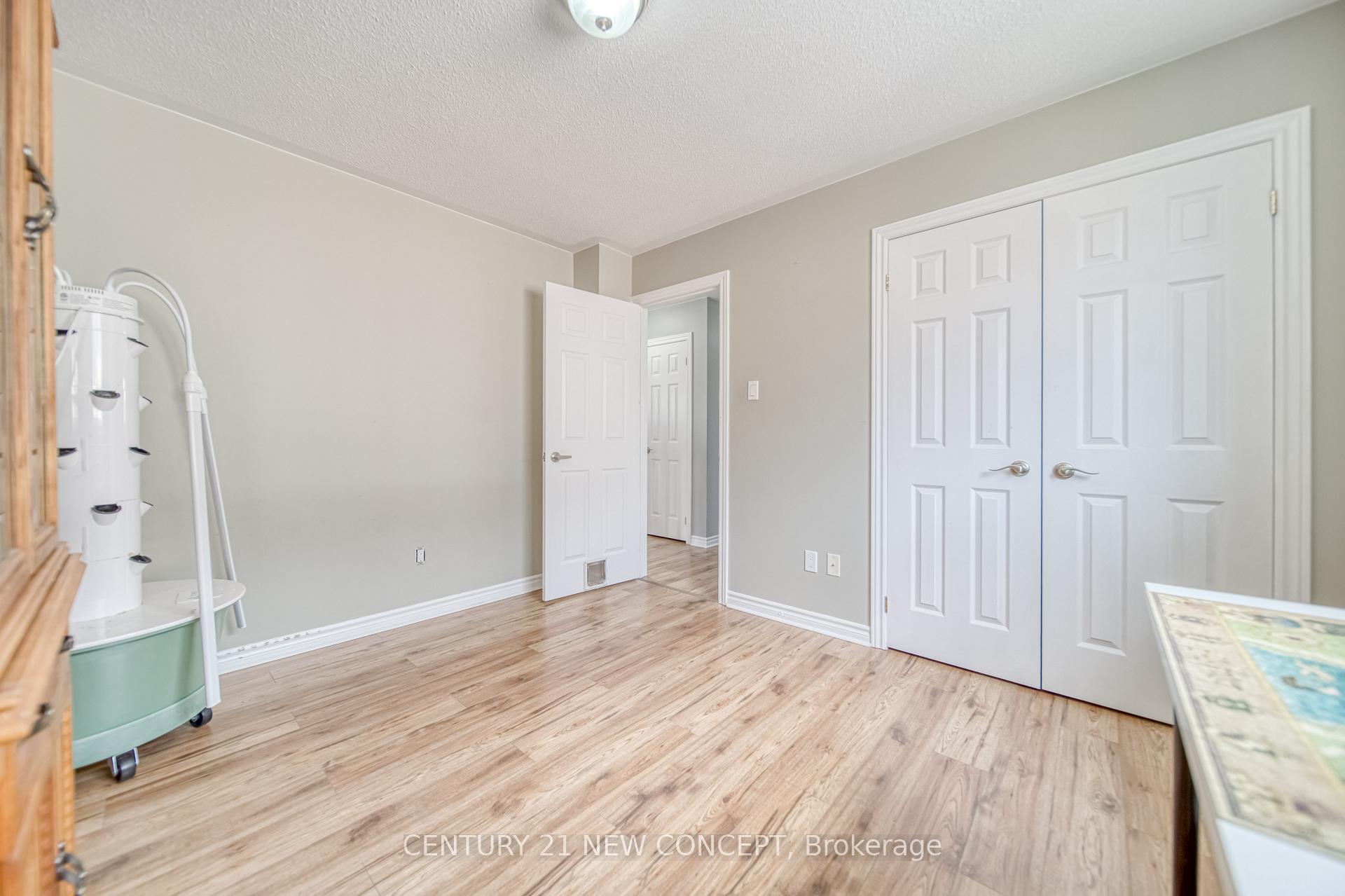 Photo 35 of 2 Michael Crescent, Barrie, 400 North — HOMEH