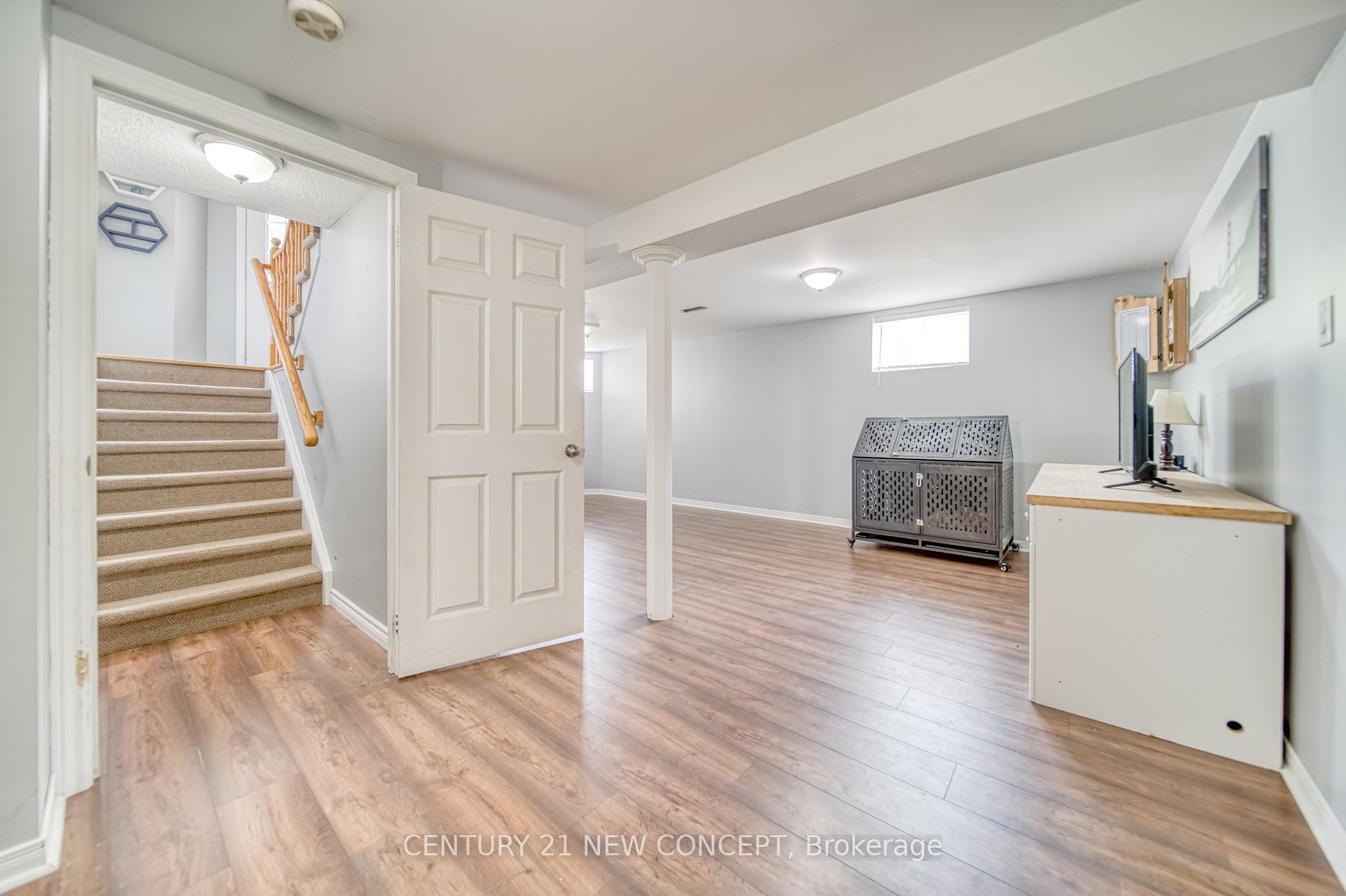 Photo 19 of 2 Michael Crescent, Barrie, 400 North — HOMEH