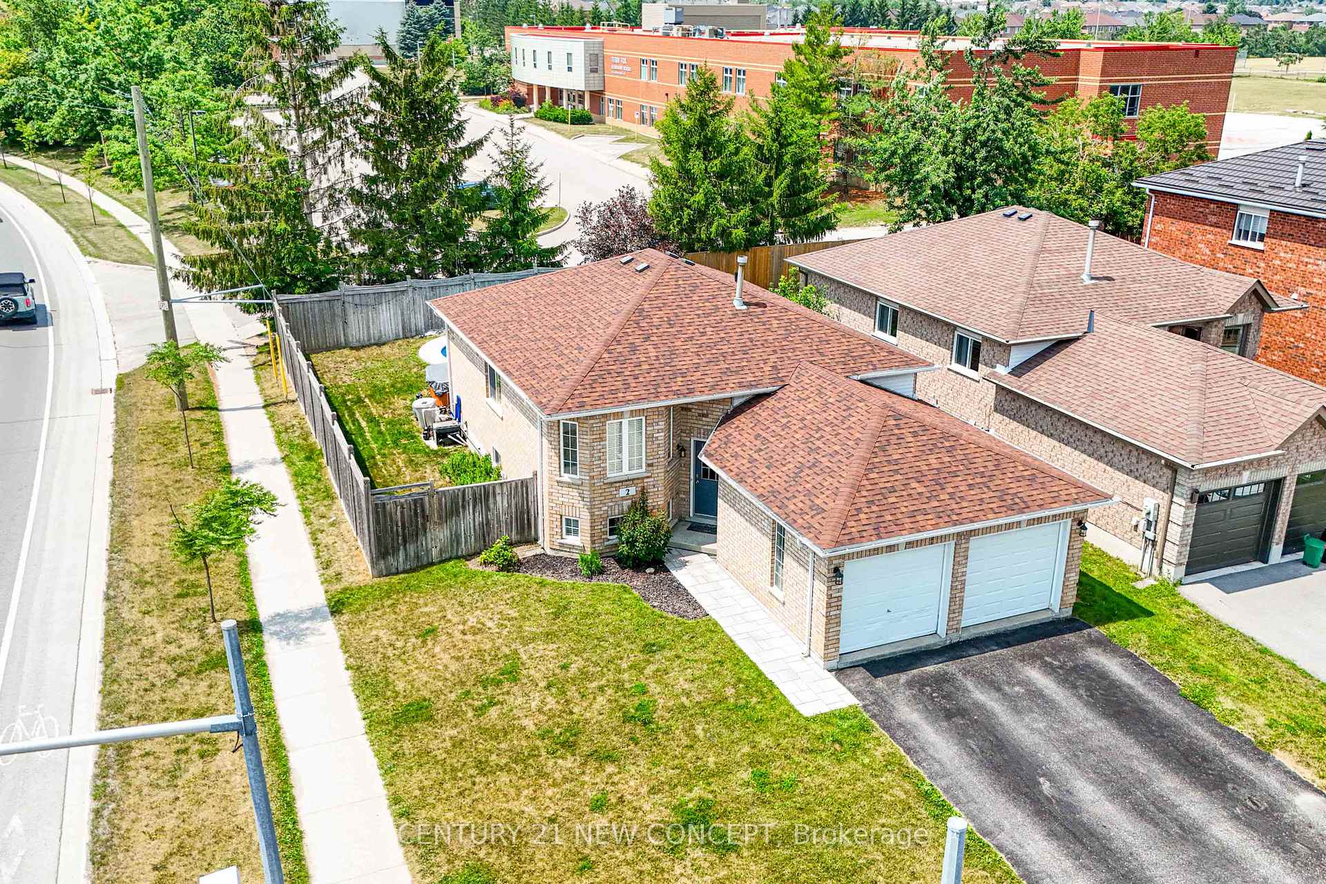 Photo 29 of 2 Michael Crescent, Barrie, 400 North — HOMEH