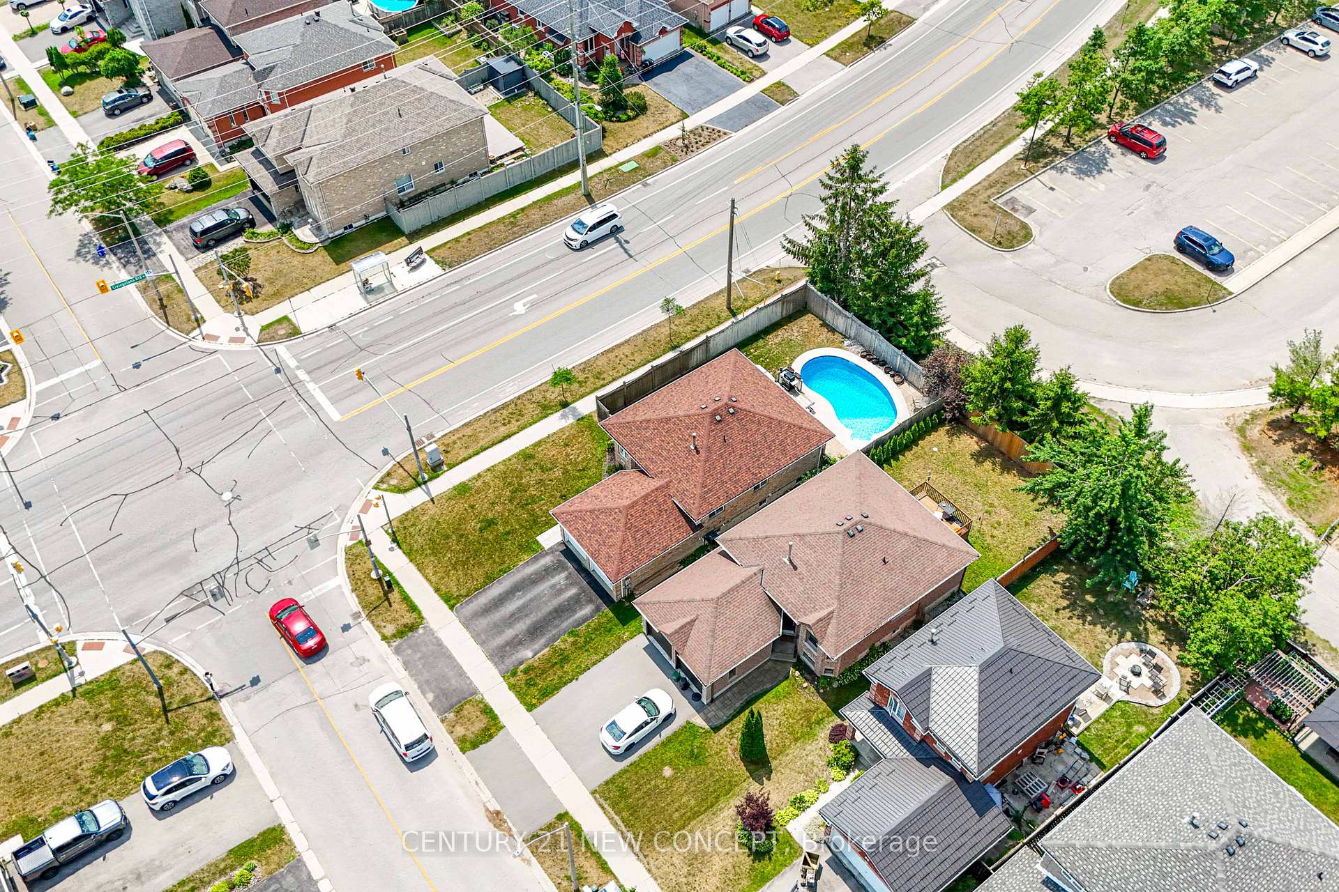 Photo 50 of 2 Michael Crescent, Barrie, 400 North — HOMEH
