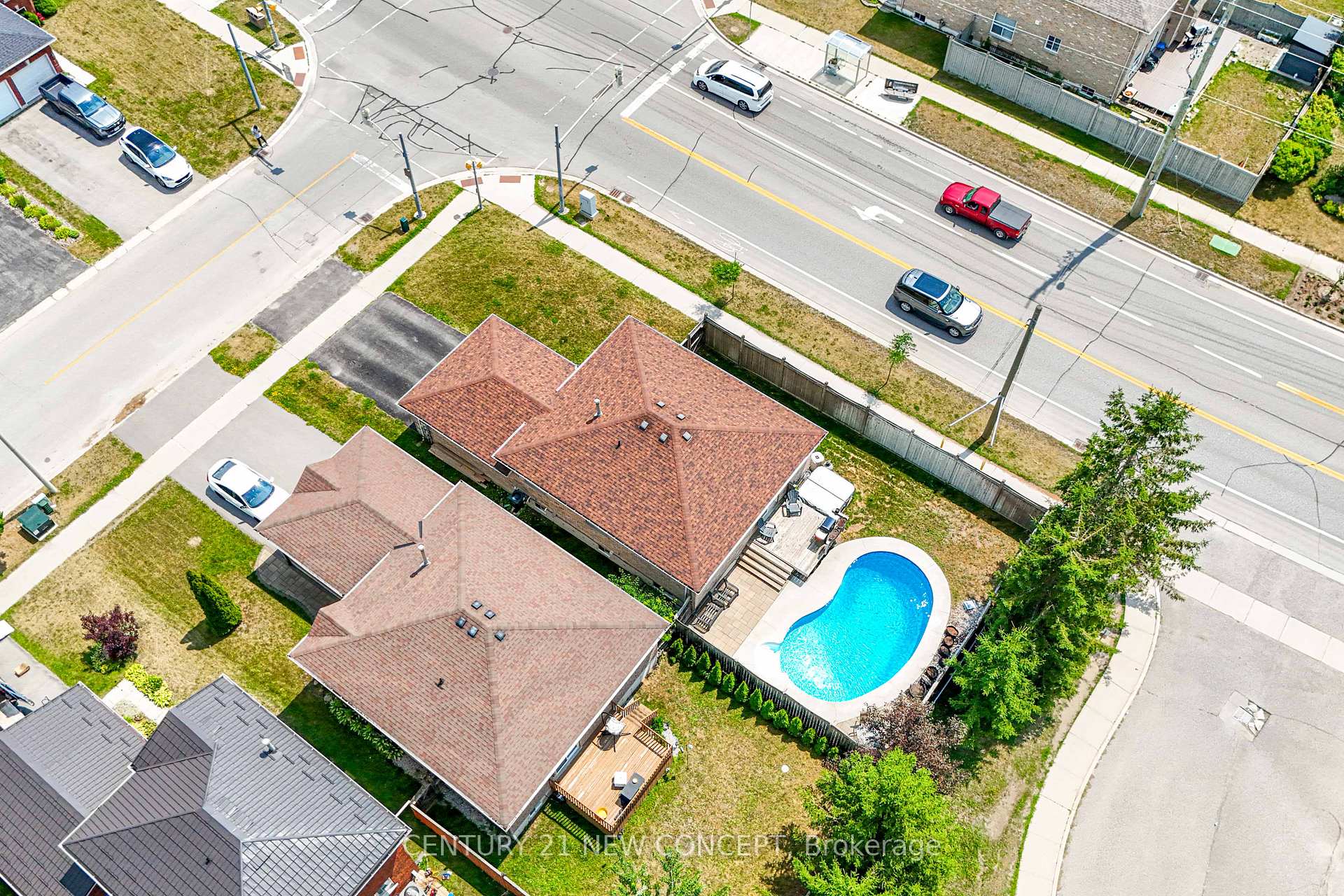 Photo 31 of 2 Michael Crescent, Barrie, 400 North — HOMEH
