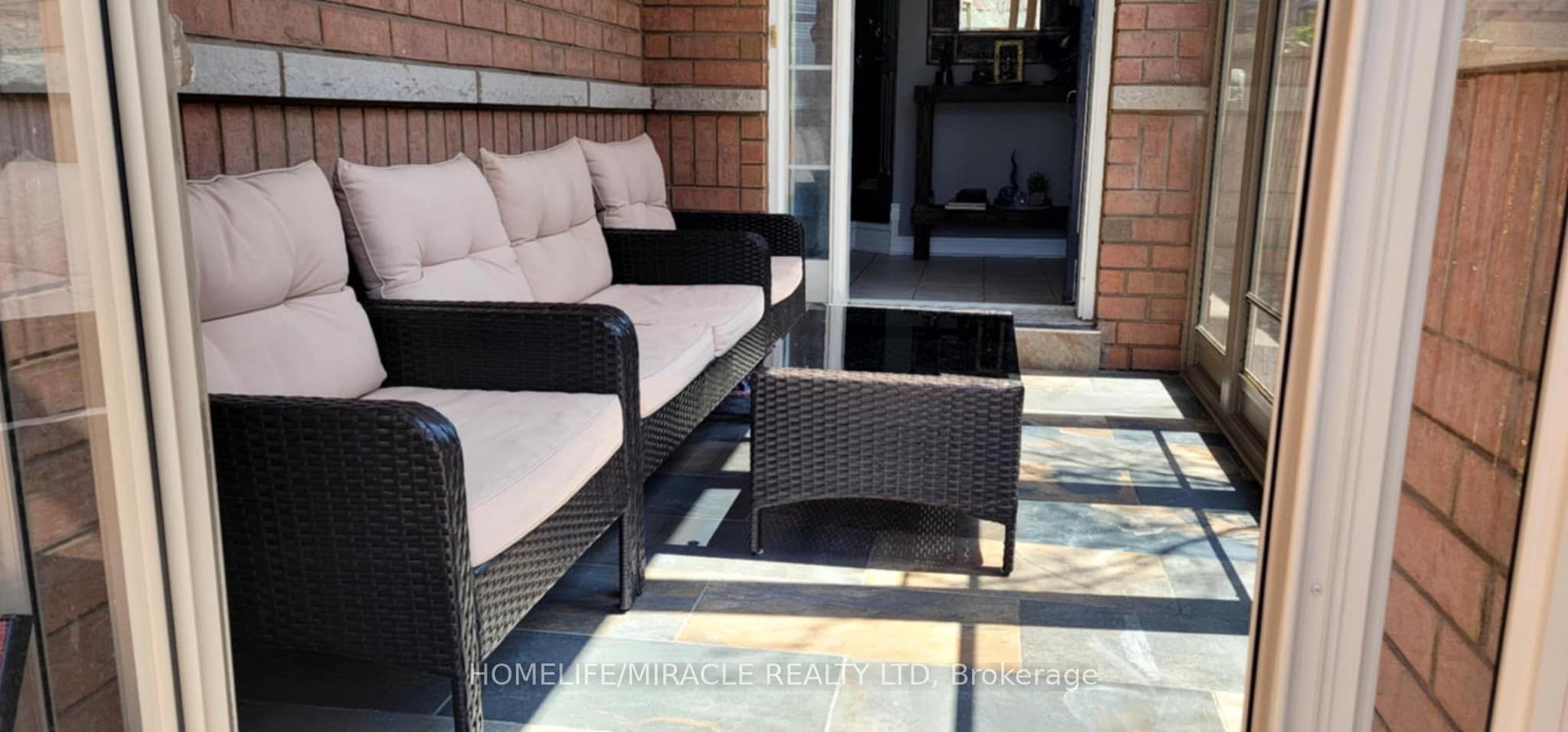 Photo 4 of 121 Nathaniel Crescent, Brampton, Bram West — HOMEH