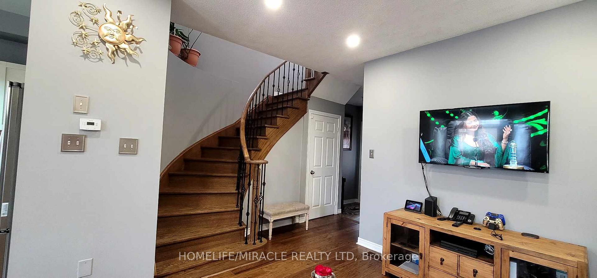 Photo 25 of 121 Nathaniel Crescent, Brampton, Bram West — HOMEH
