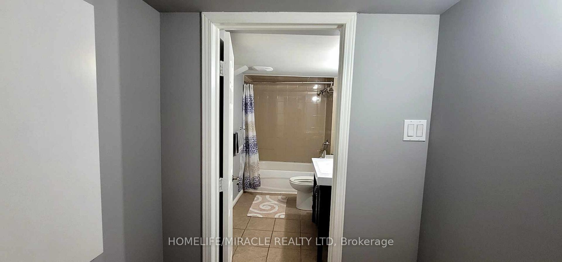 Photo 37 of 121 Nathaniel Crescent, Brampton, Bram West — HOMEH