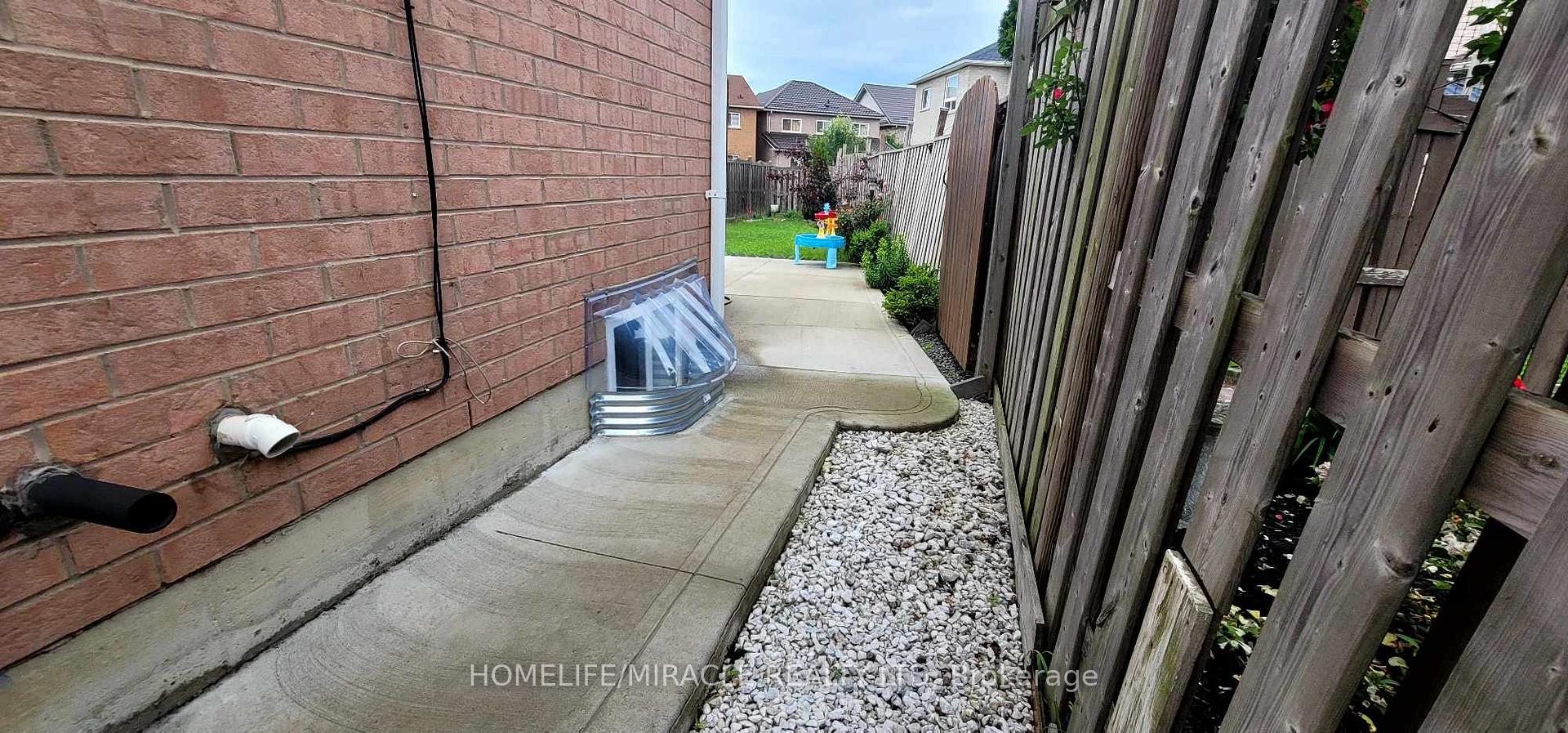 Photo 46 of 121 Nathaniel Crescent, Brampton, Bram West — HOMEH