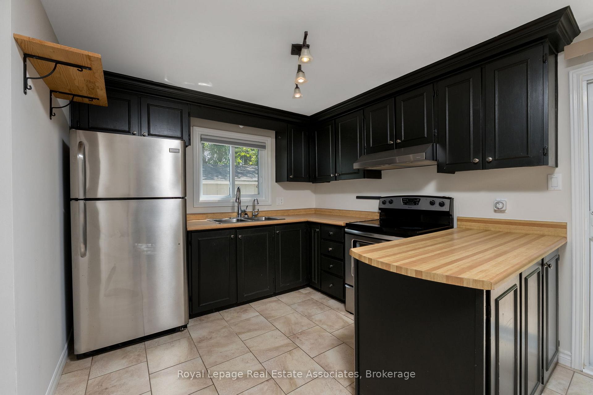 Photo 9 of Unit A, 695A Highpoint Boulevard, Waterloo — HOMEH