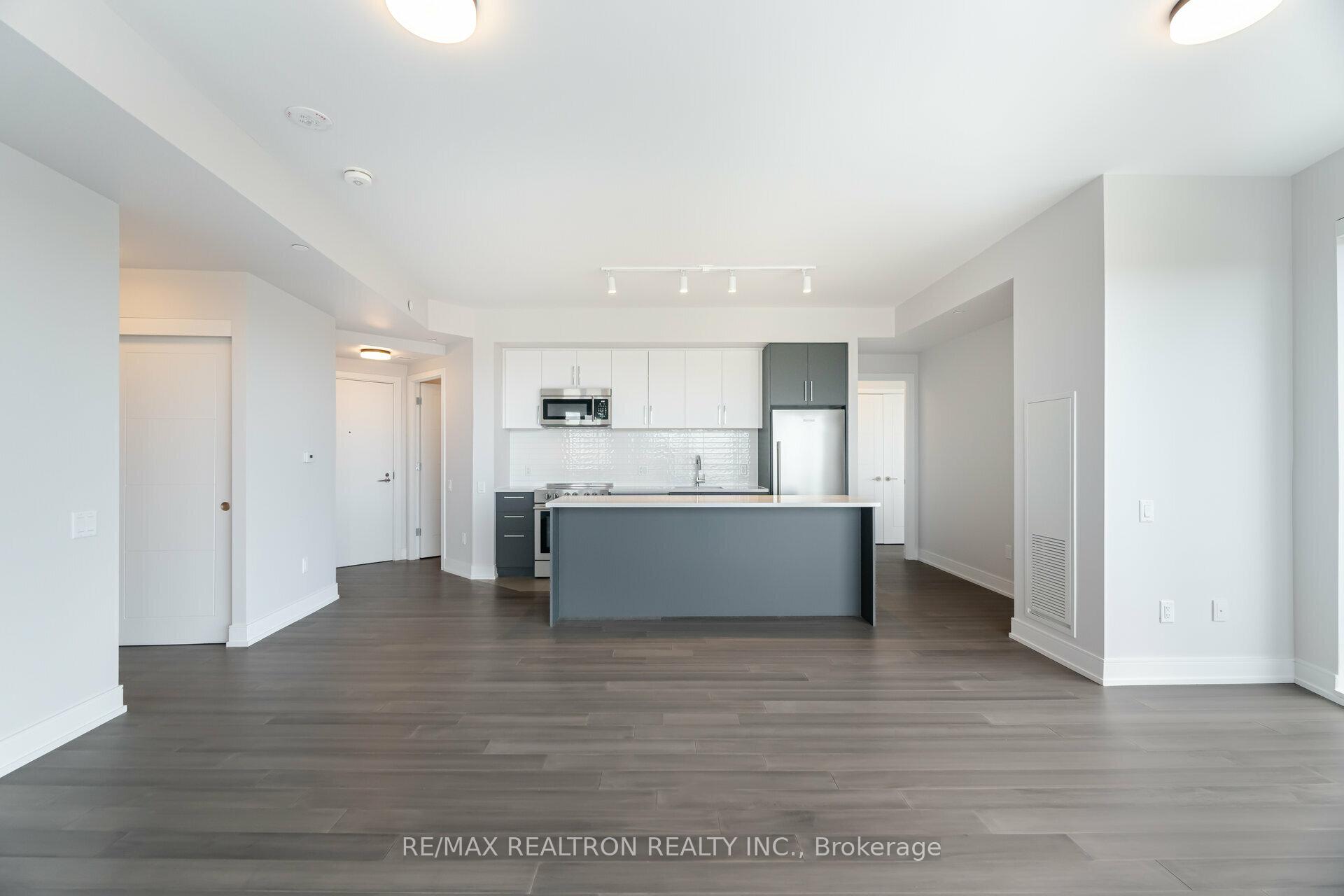 Photo 5 of Unit 807, 2525 Bathurst Street, Toronto, Forest Hill North — HOMEH