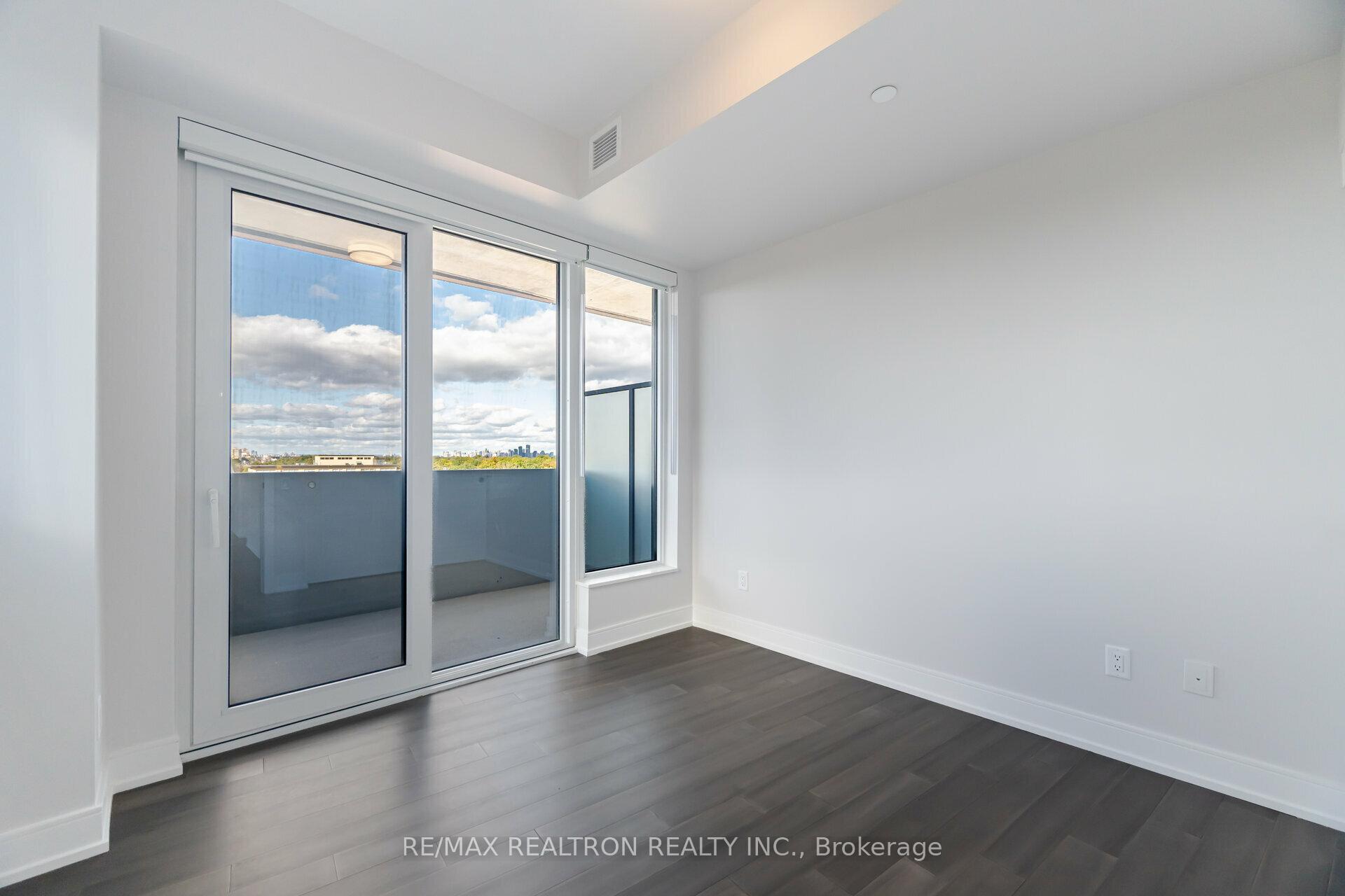 Photo 2 of Unit 807, 2525 Bathurst Street, Toronto, Forest Hill North — HOMEH